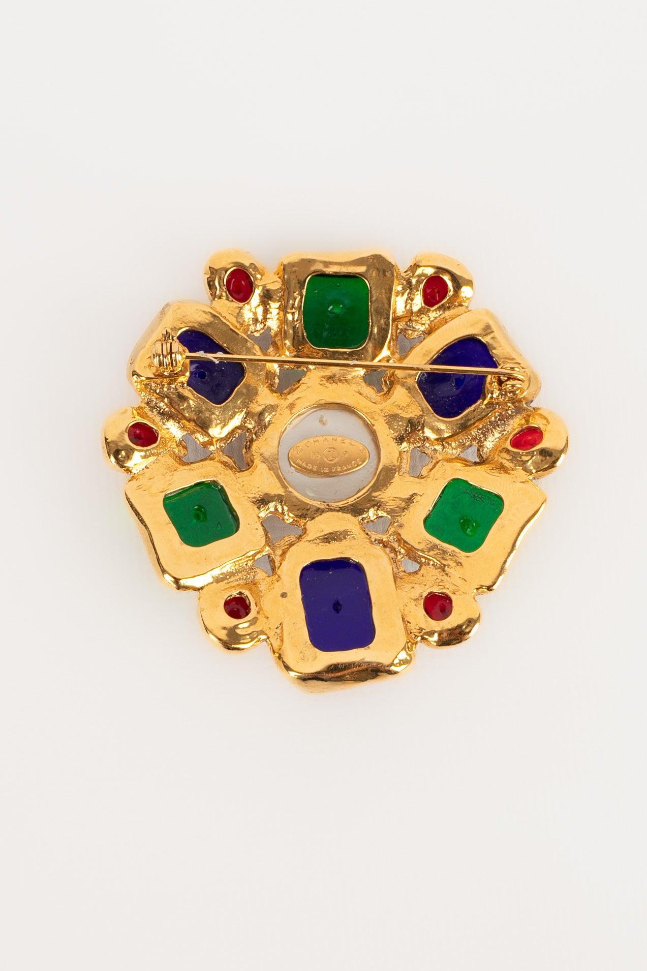 Spilla in metallo dorato Chanel, anni '90 1