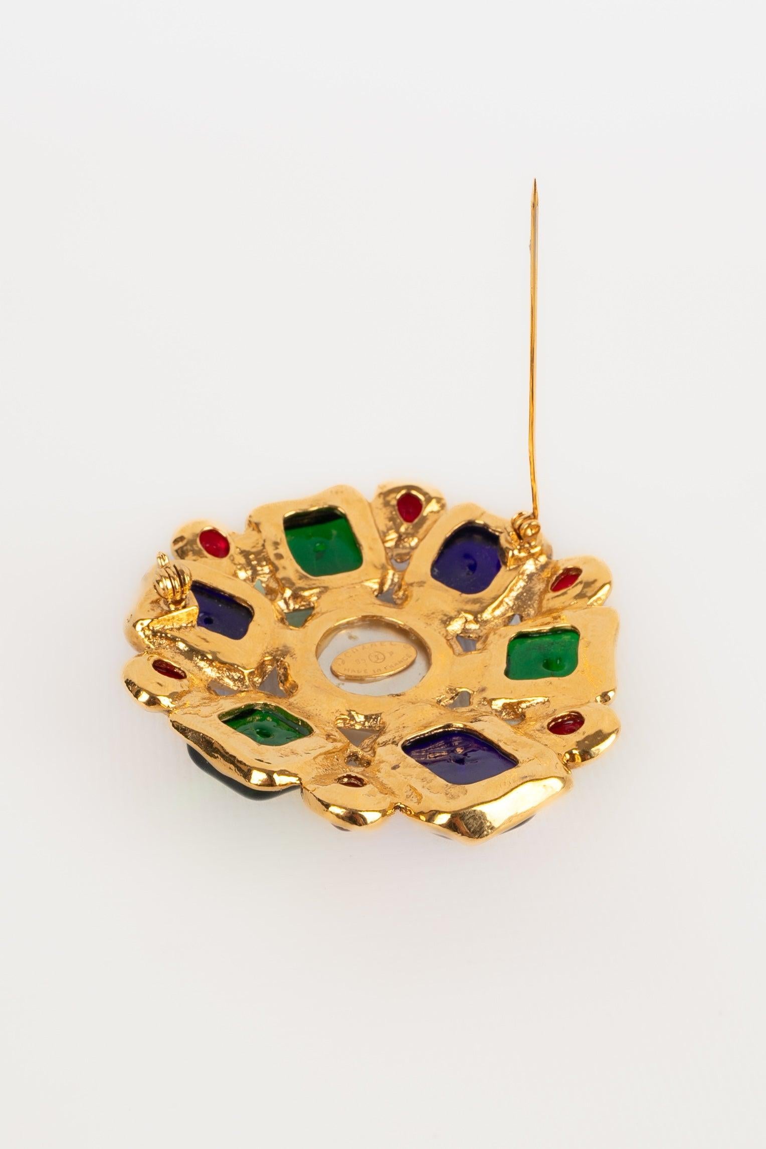 Spilla in metallo dorato Chanel, anni '90 2