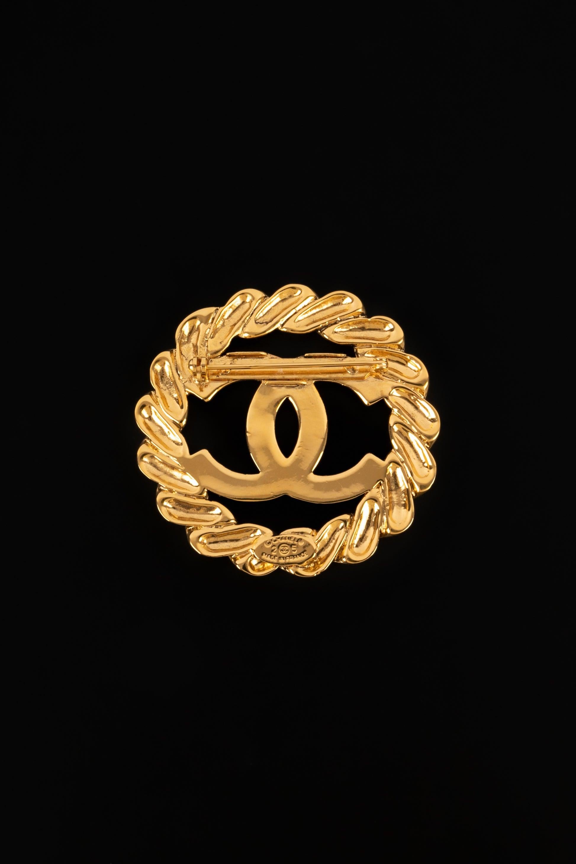 Women's Chanel Golden Metal Brooch For Sale