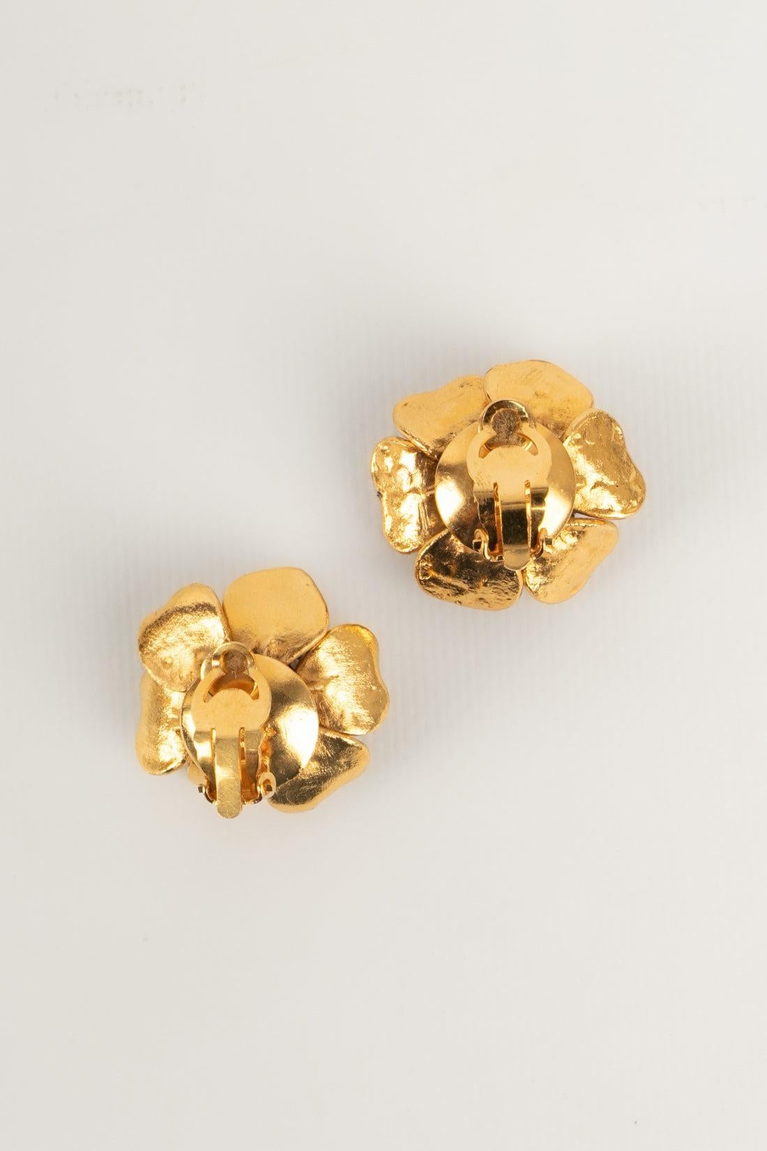 Women's Chanel Golden Metal Camellia Earrings, 1997 For Sale