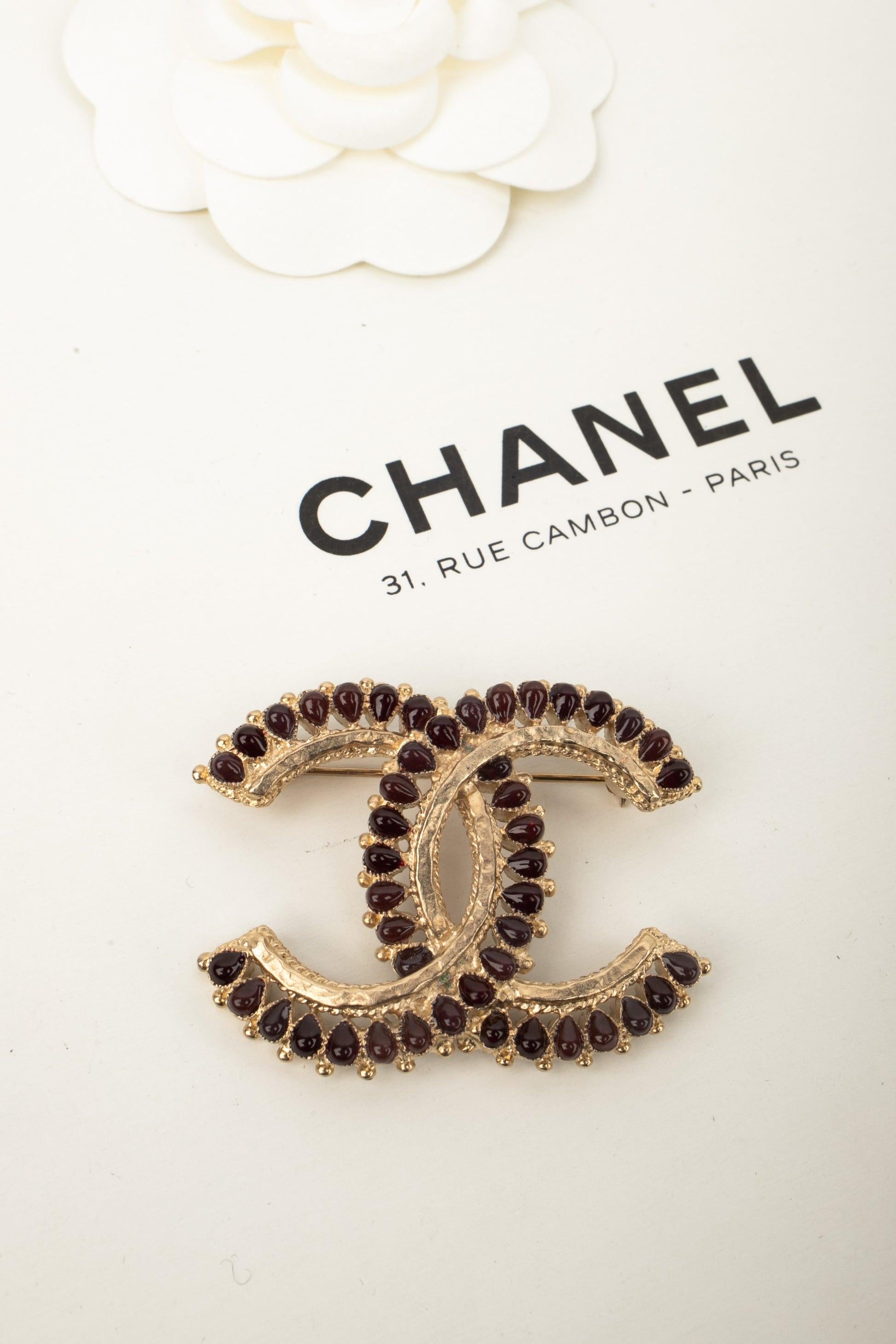 Chanel Golden Metal CC Brooch with Resin, 2014 1