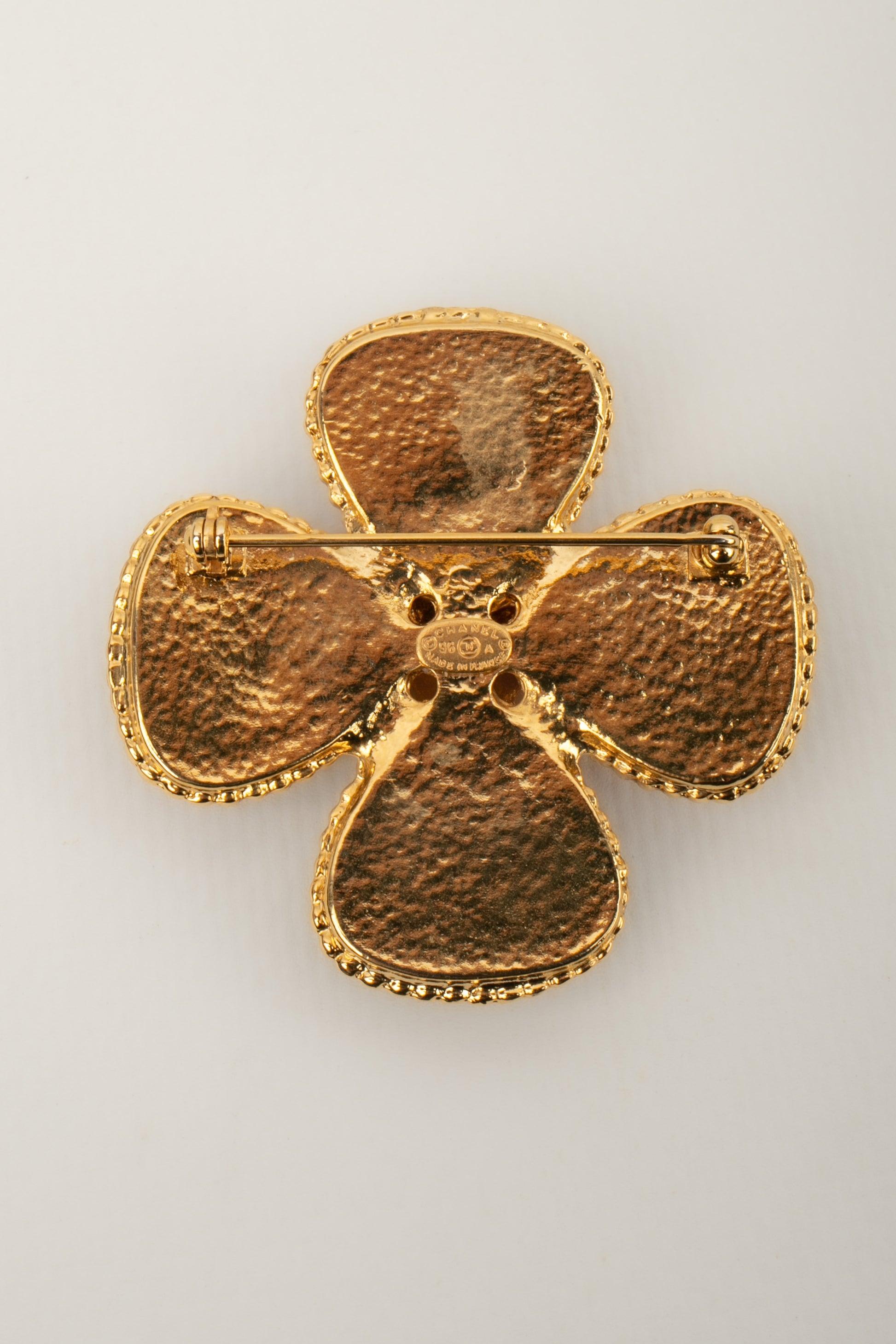 Chanel Golden Metal CC Cross Brooch, 1996 In Excellent Condition In SAINT-OUEN-SUR-SEINE, FR
