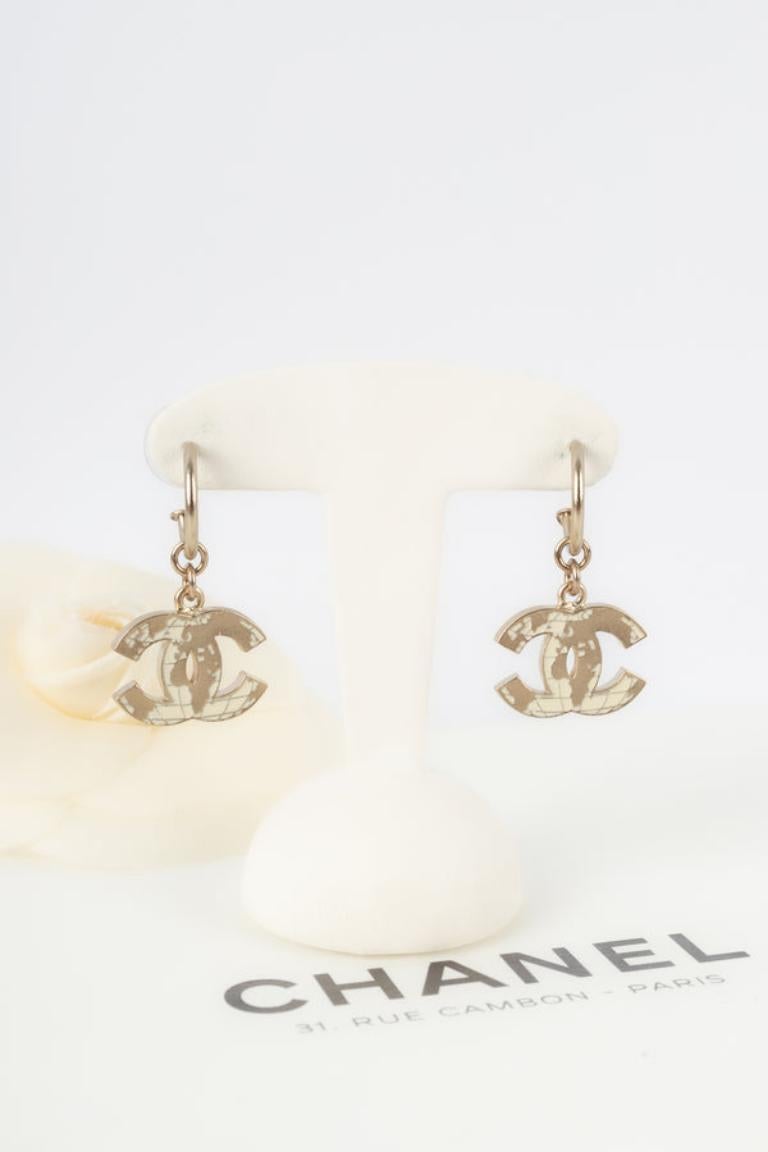 Chanel Golden Metal CC Earrings, 2013 For Sale 2