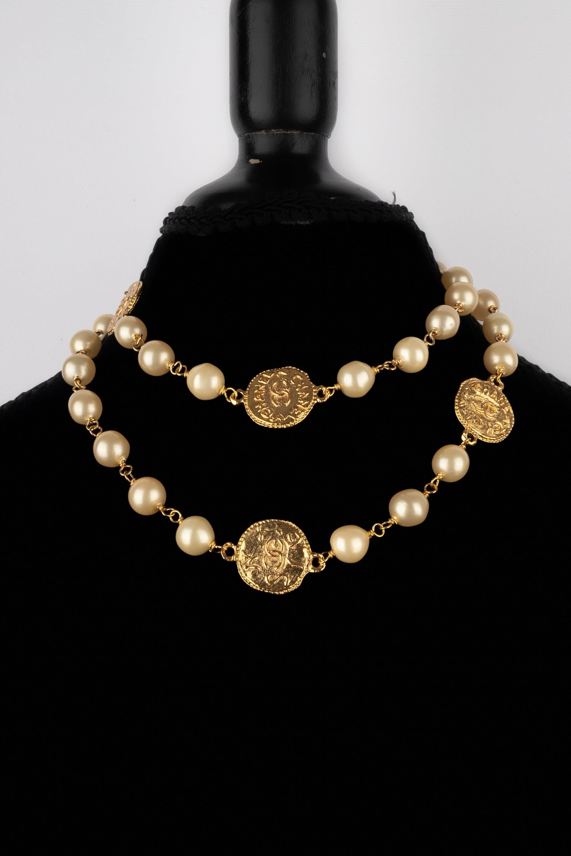 Women's Chanel Golden Metal CC Necklace with Costume Pearls