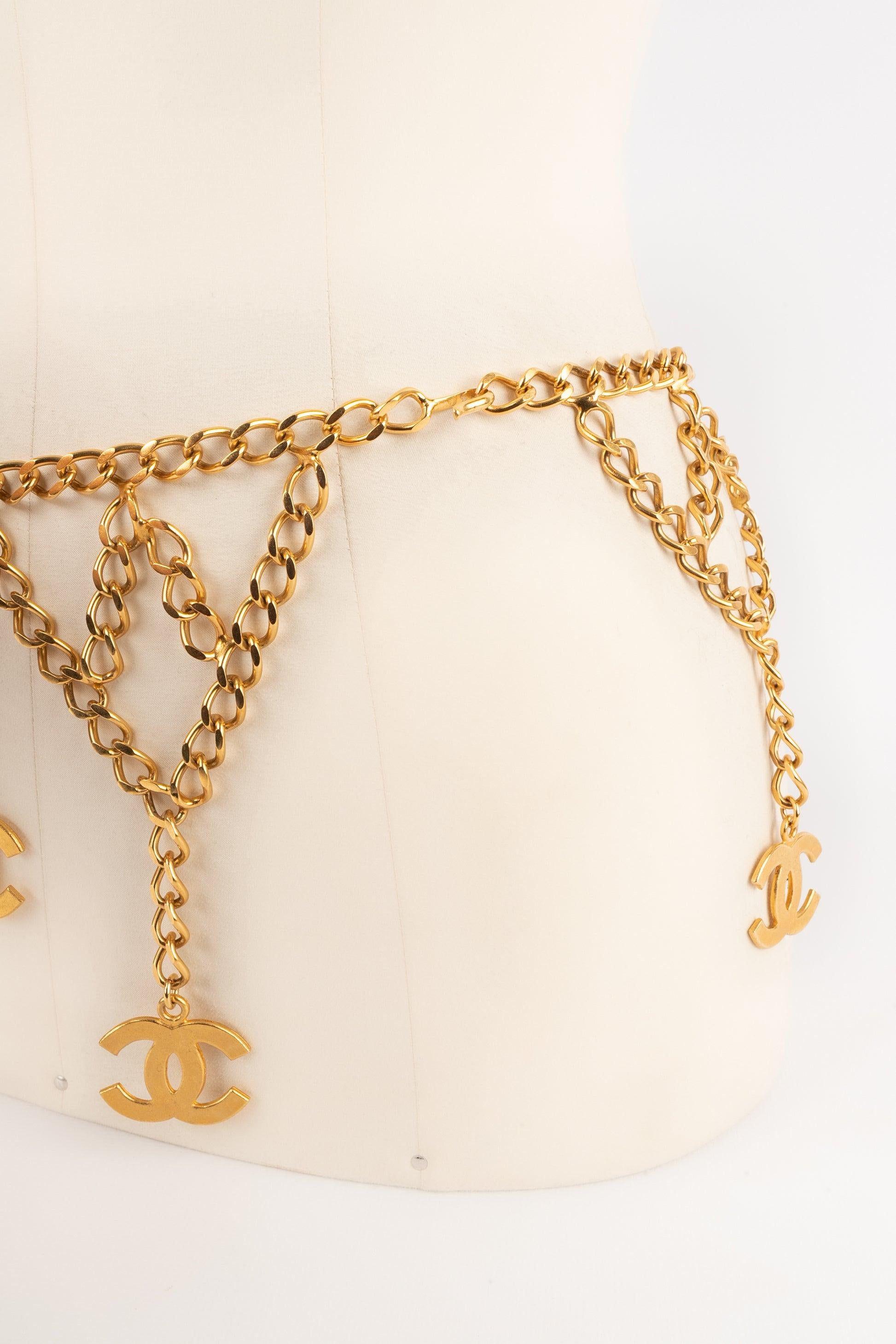 Chanel Golden Metal Chain CC Belt In Excellent Condition In SAINT-OUEN-SUR-SEINE, FR