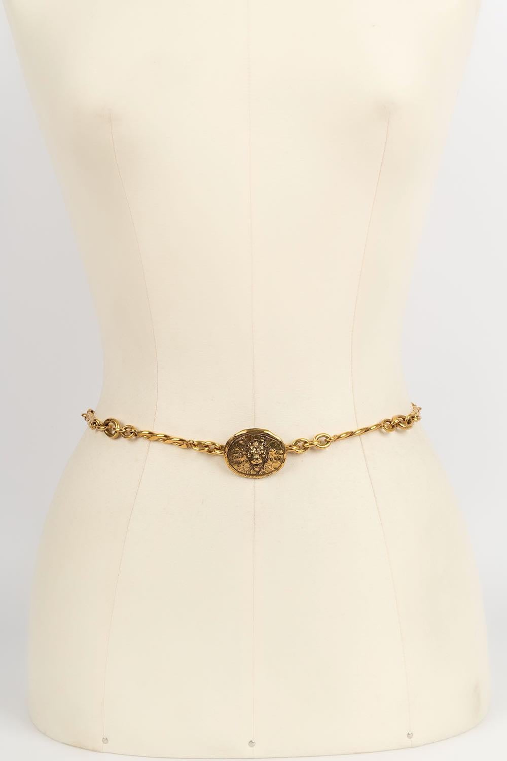 Chanel Goldene Metallkette Halskette mit Löwenkopf-Verschluss aus Metall im Zustand „Hervorragend“ im Angebot in SAINT-OUEN-SUR-SEINE, FR