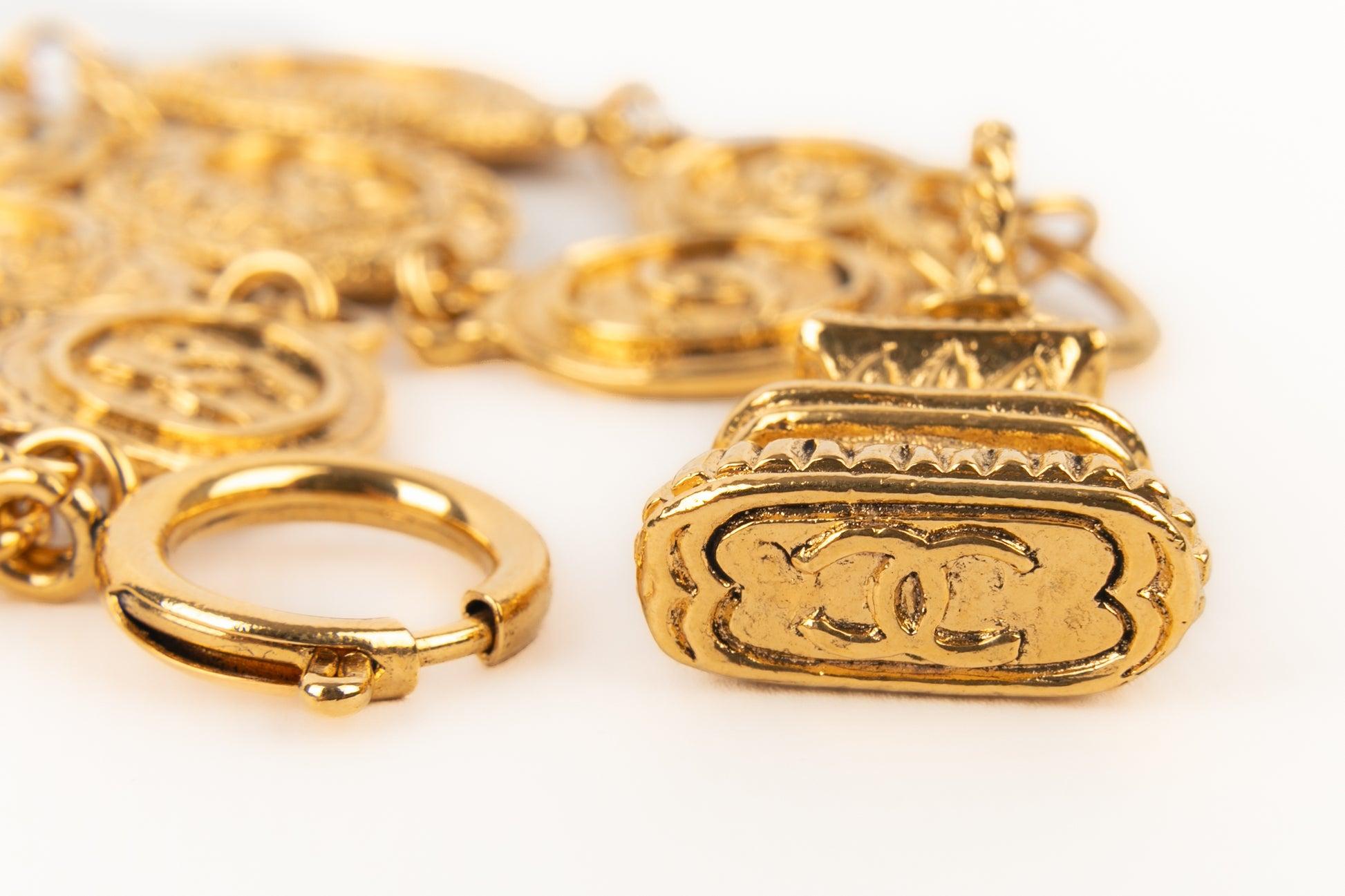 Chanel Golden Metal Charm Bracelet, 1980s In Excellent Condition For Sale In SAINT-OUEN-SUR-SEINE, FR