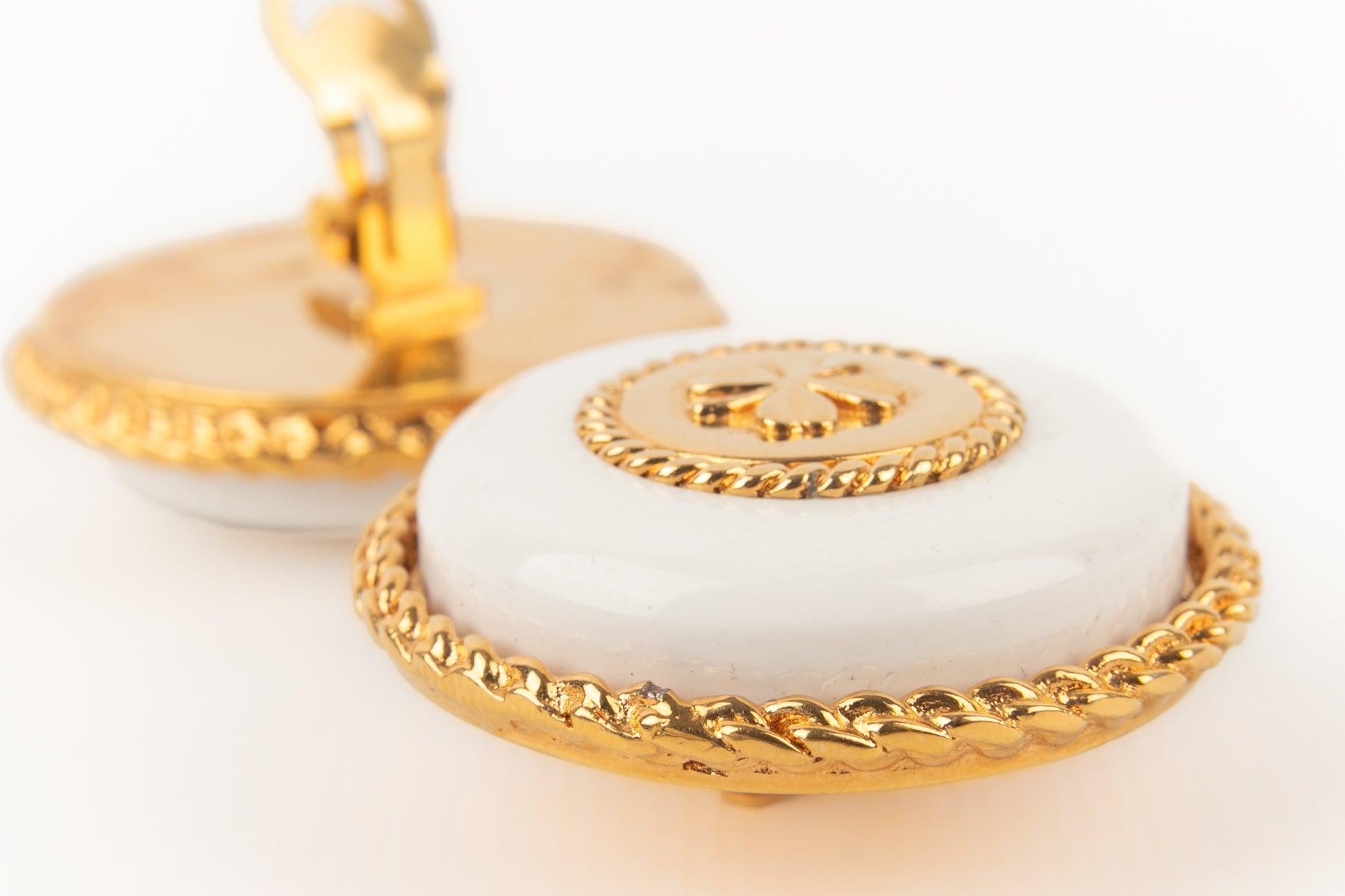 Women's Chanel Golden Metal Clip-on Clover Earrings, 1980s