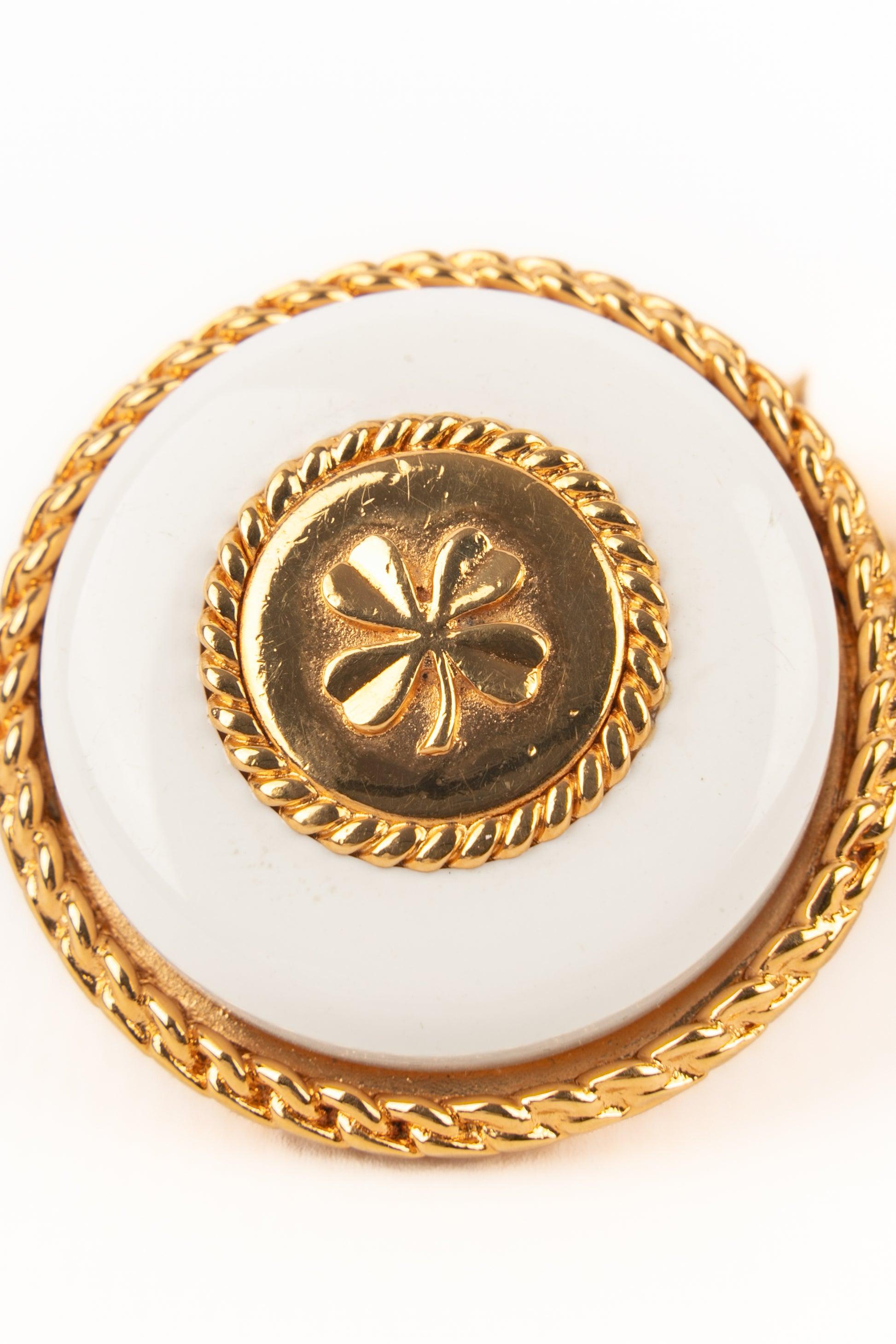 Chanel Golden Metal Clip-on Clover Earrings, 1980s 1
