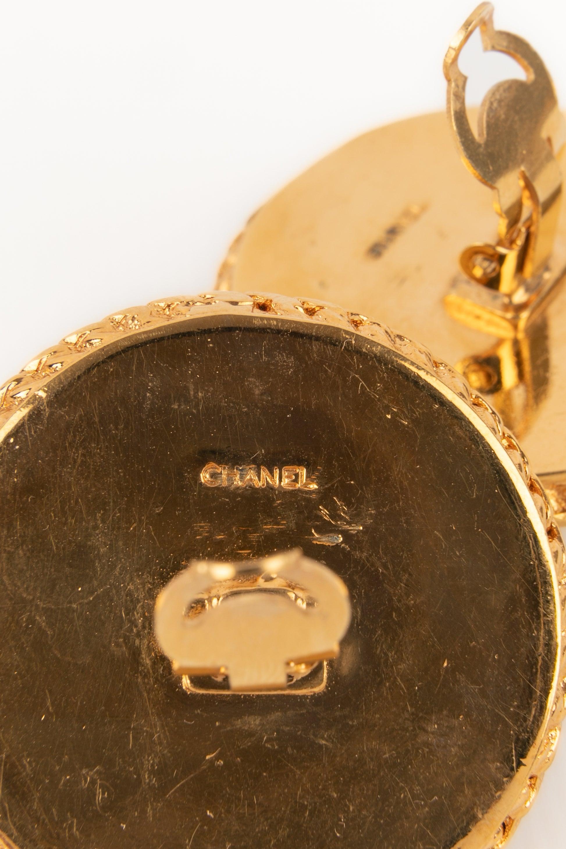 Chanel Golden Metal Clip-on Clover Earrings, 1980s 2