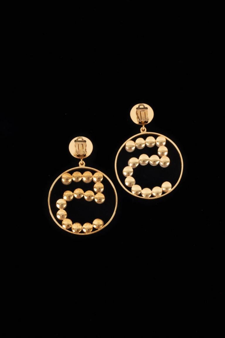 Chanel Goldene Metall-Ohrringe mit Clip, 1987 im Angebot 3