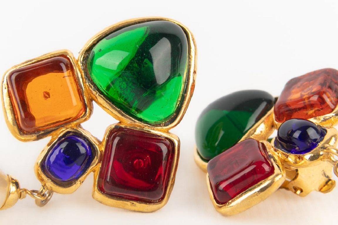 Chanel Pendientes de clip de metal dorado, años 1990 en Excelente estado para la venta en SAINT-OUEN-SUR-SEINE, FR