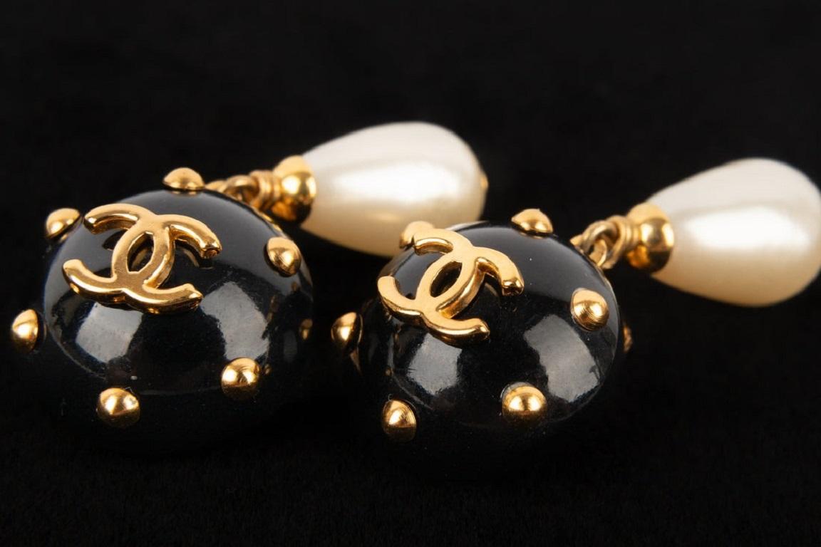 Women's Chanel Golden Metal Clip-on Earrings Cruise, 1996