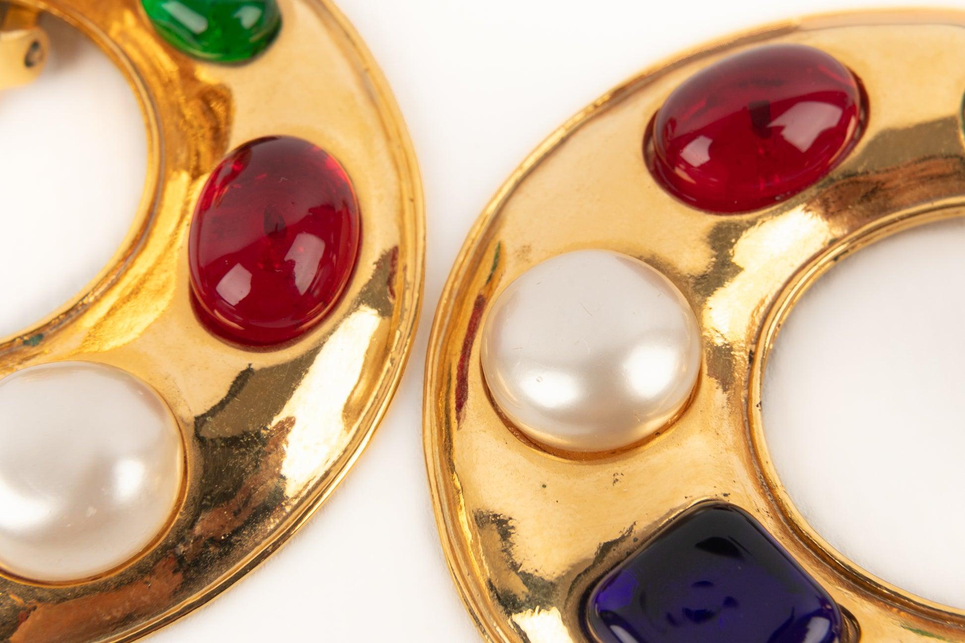Chanel Golden Metal Clip-on Earrings In Excellent Condition For Sale In SAINT-OUEN-SUR-SEINE, FR