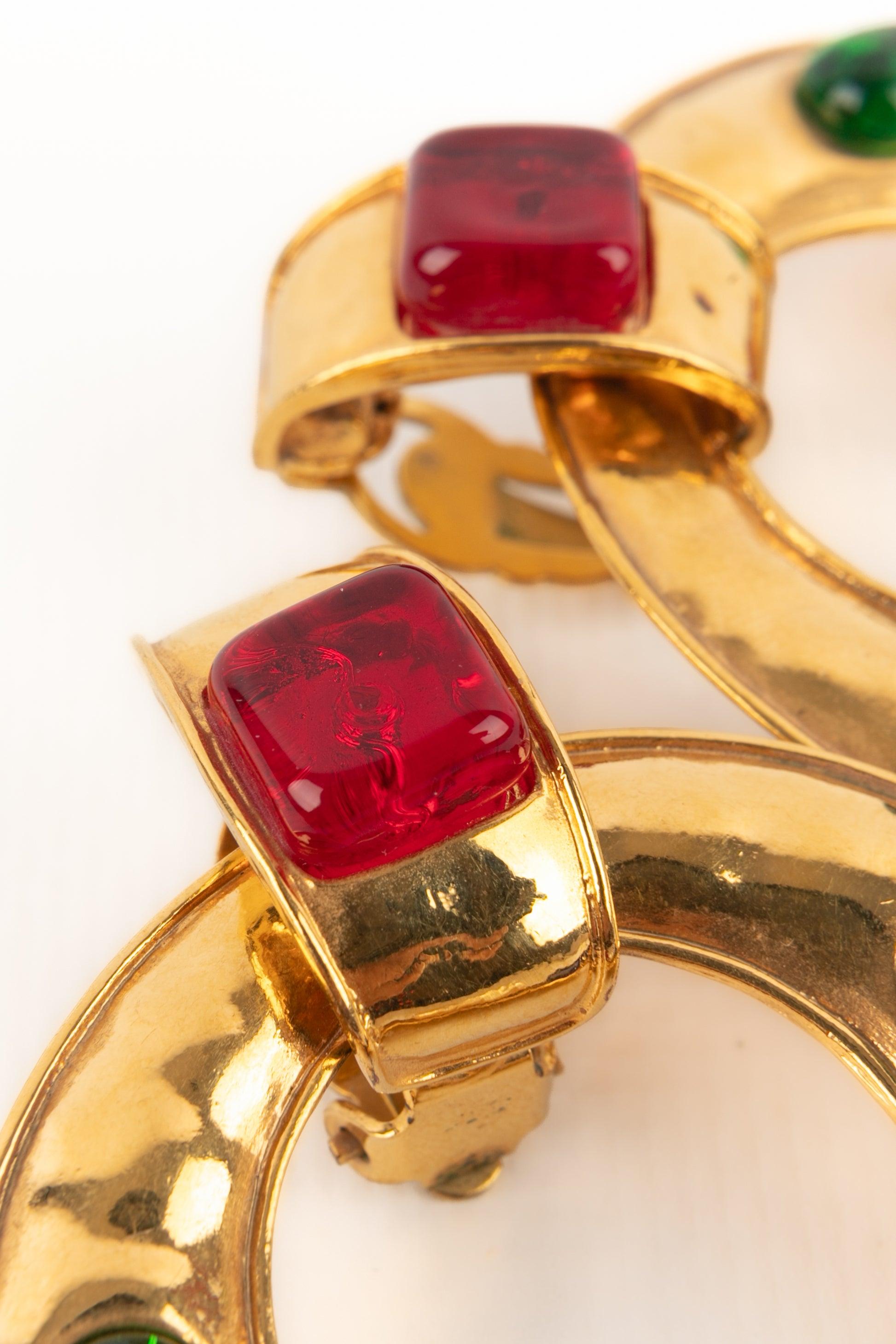 Chanel Golden Metal Clip-on Earrings For Sale 1