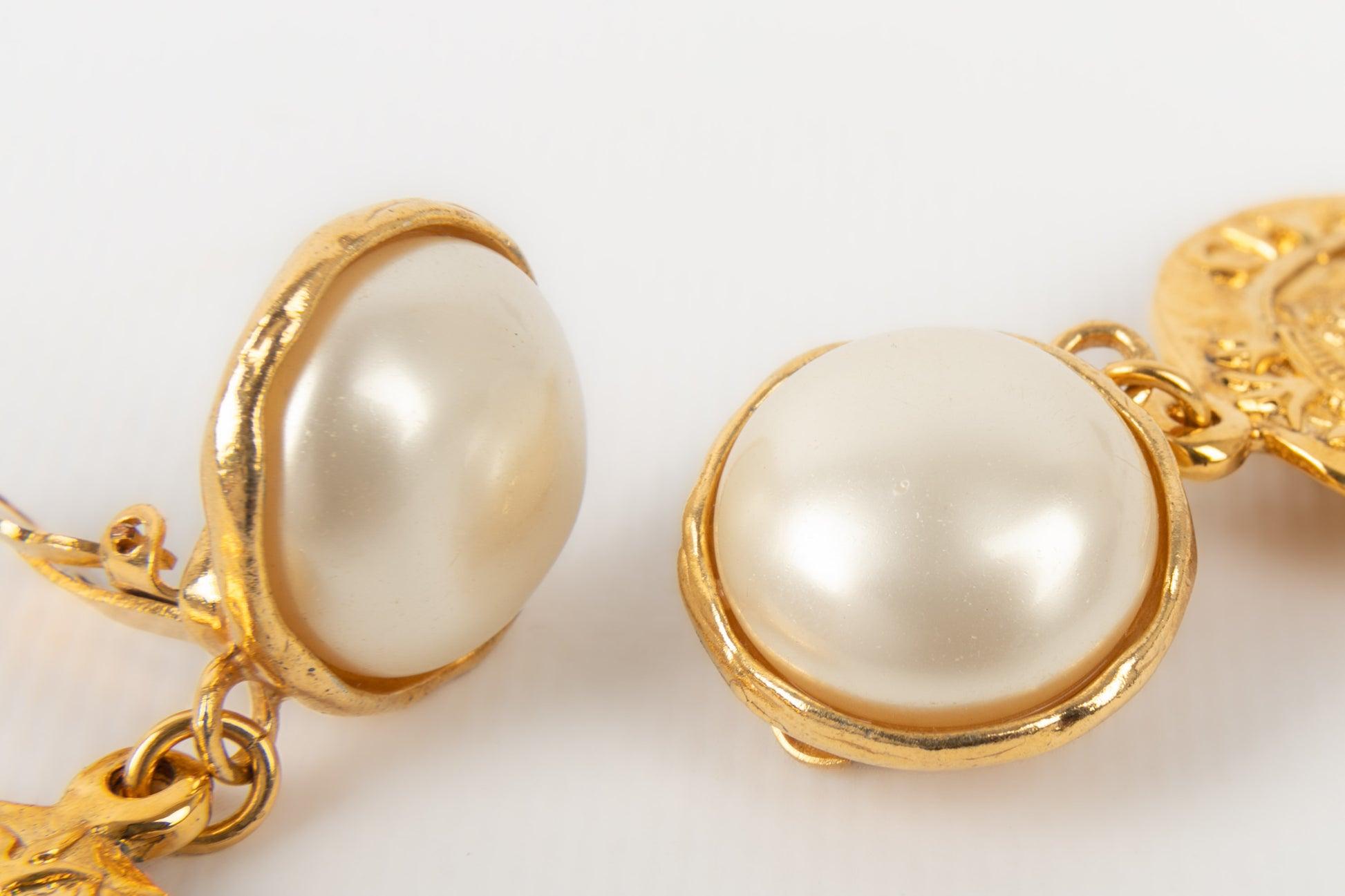 Chanel Golden Metal Clip-on Earrings with Costume Pearly Cabochons 1