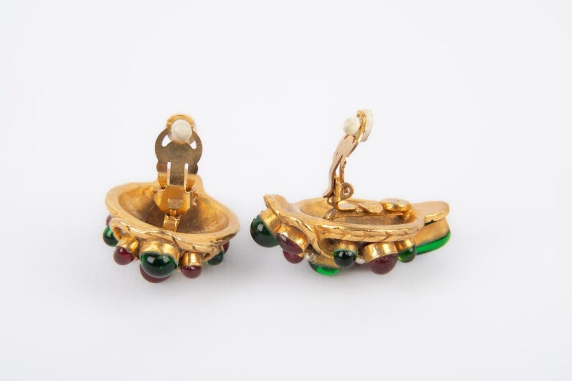 Women's Chanel Golden Metal Clip-on Earrings with Glass Paste, 1993 For Sale