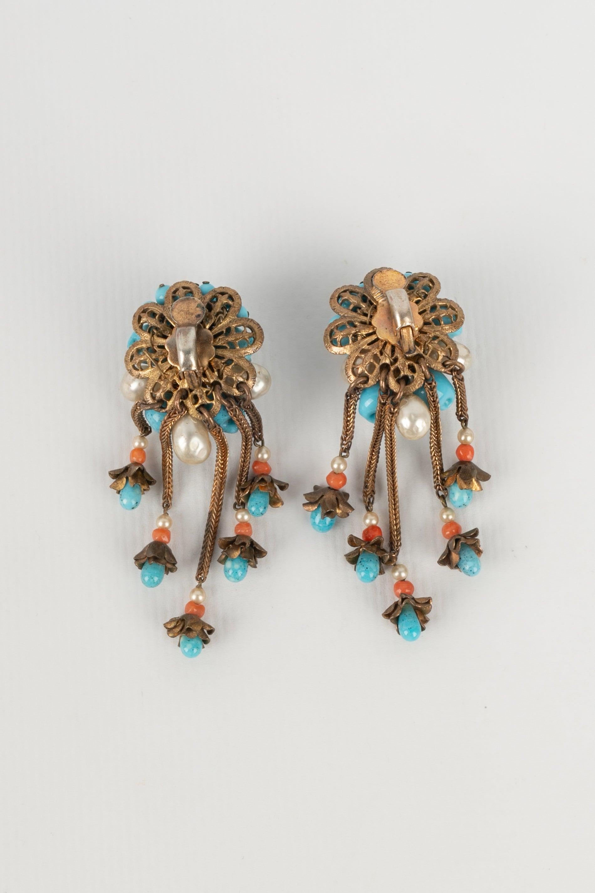 Chanel Golden Metal Clip-On Earrings with Glass Paste and Costume Pearls For Sale 2