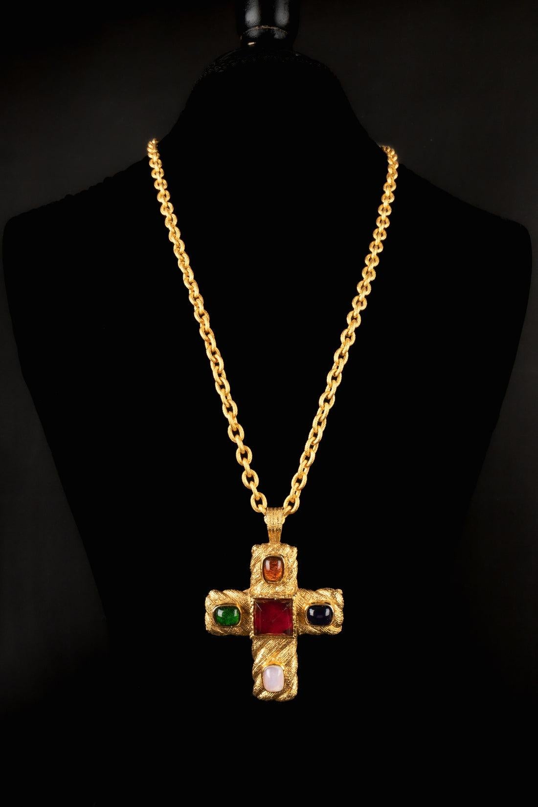 Chanel Golden Metal Cross Necklace In Excellent Condition In SAINT-OUEN-SUR-SEINE, FR