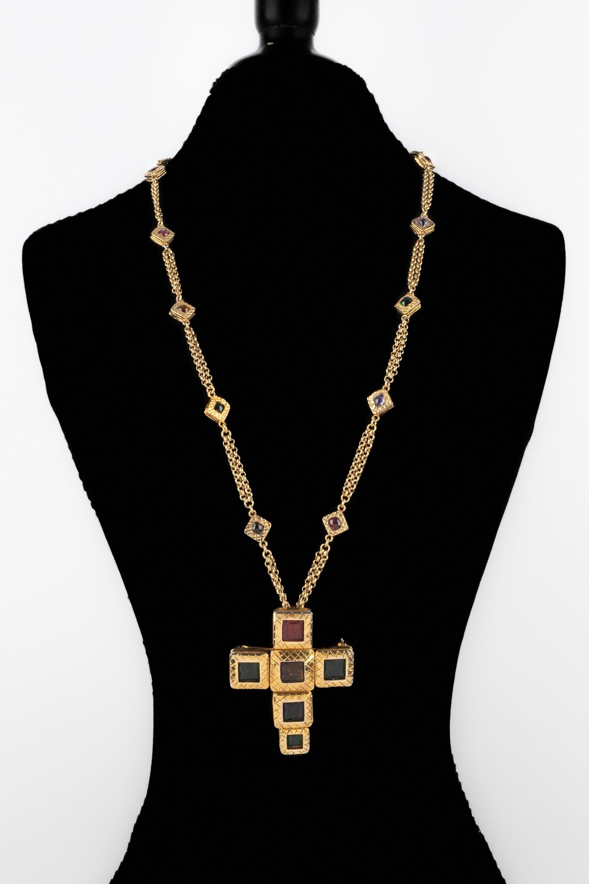 Chanel Golden Metal Cross Necklace In Excellent Condition For Sale In SAINT-OUEN-SUR-SEINE, FR