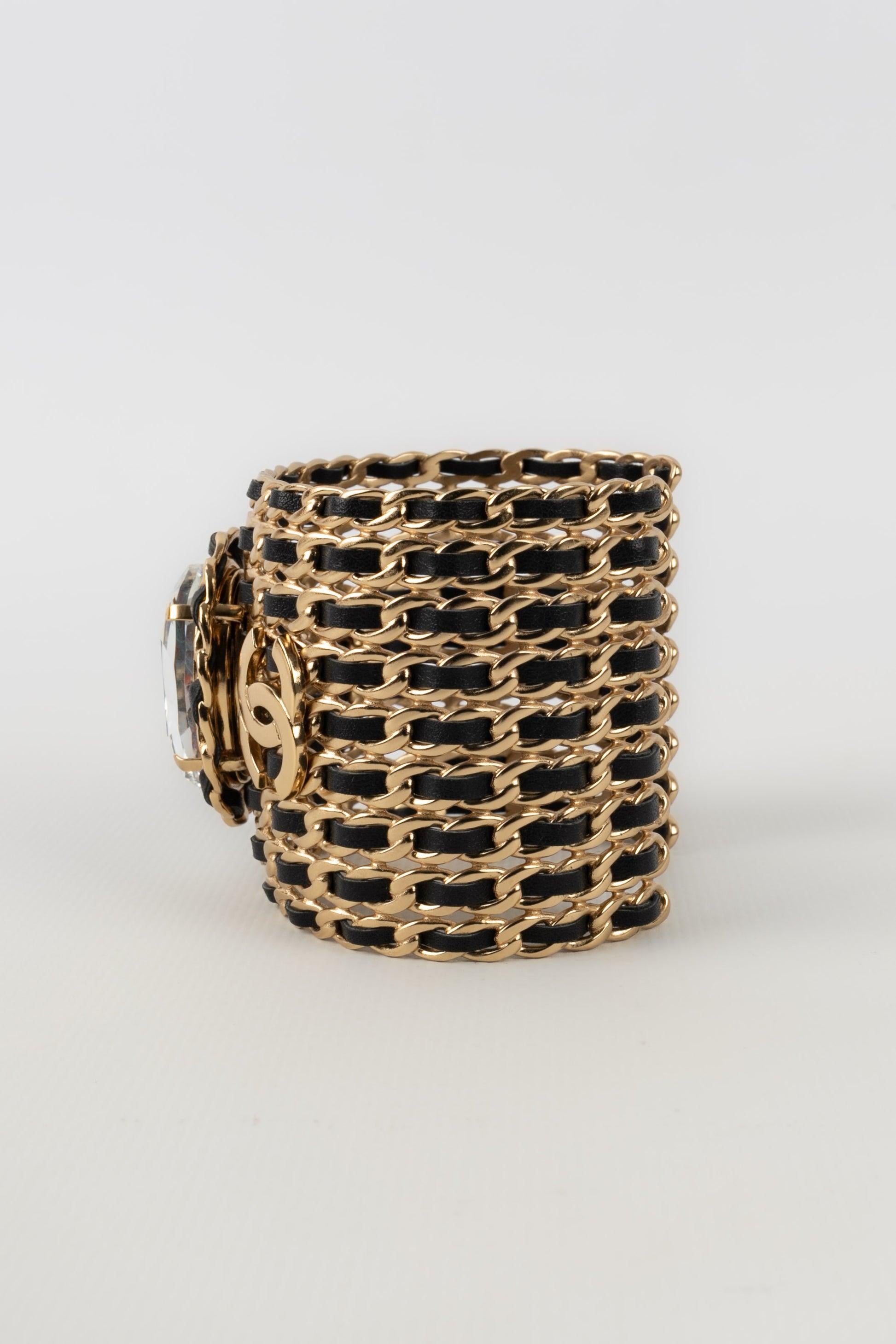 Chanel Golden Metal Cuff Bracelet Interlaced with Rhinestone, 2022 For Sale 3