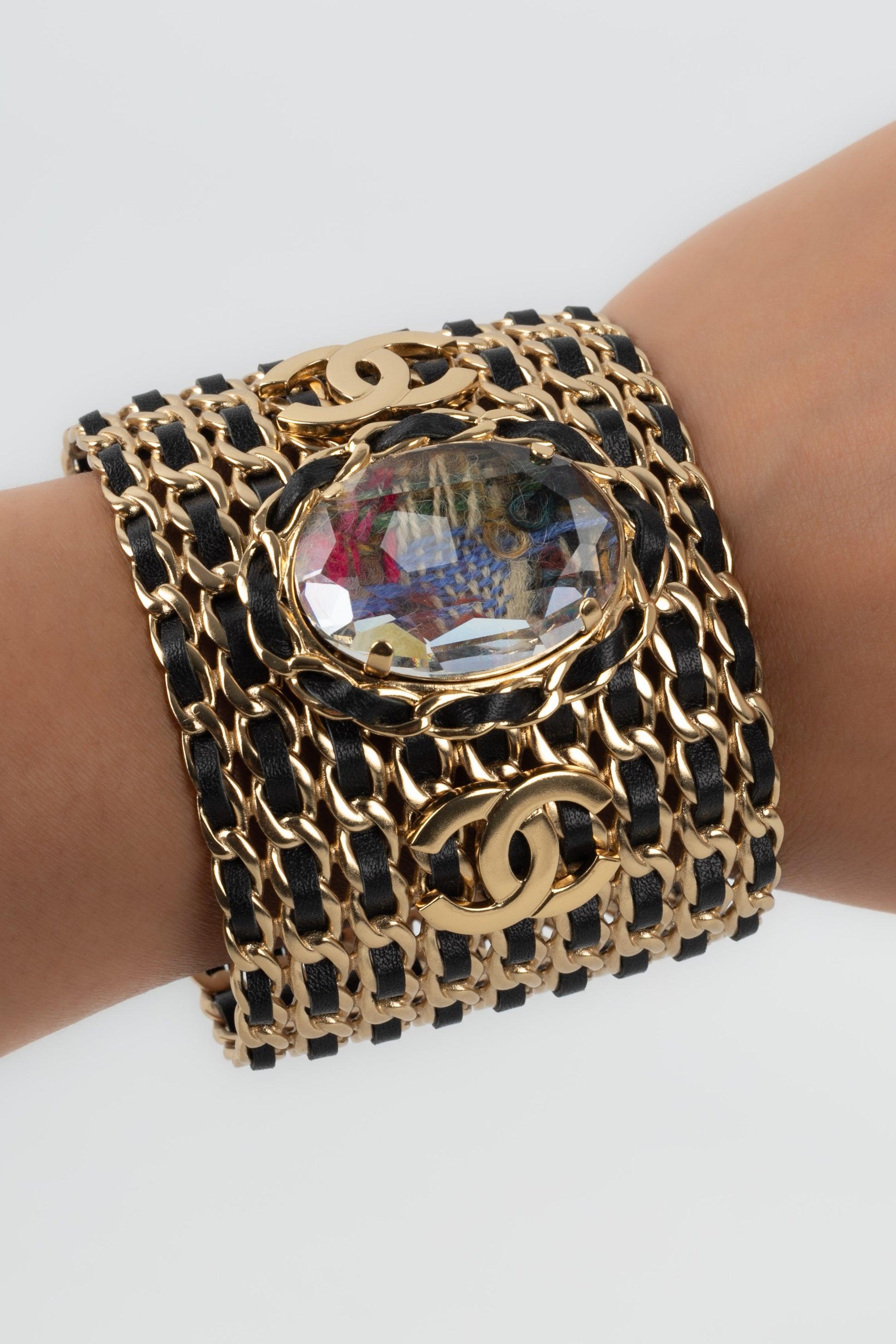 Chanel Golden Metal Cuff Bracelet Interlaced with Rhinestone, 2022 For Sale 4