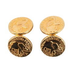 Chanel Boutons de manchette métal doré