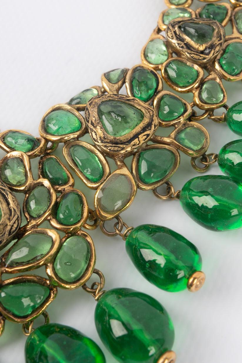Chanel Golden Metal Dickey Necklace with Green Glass Paste, 1980s For Sale 5
