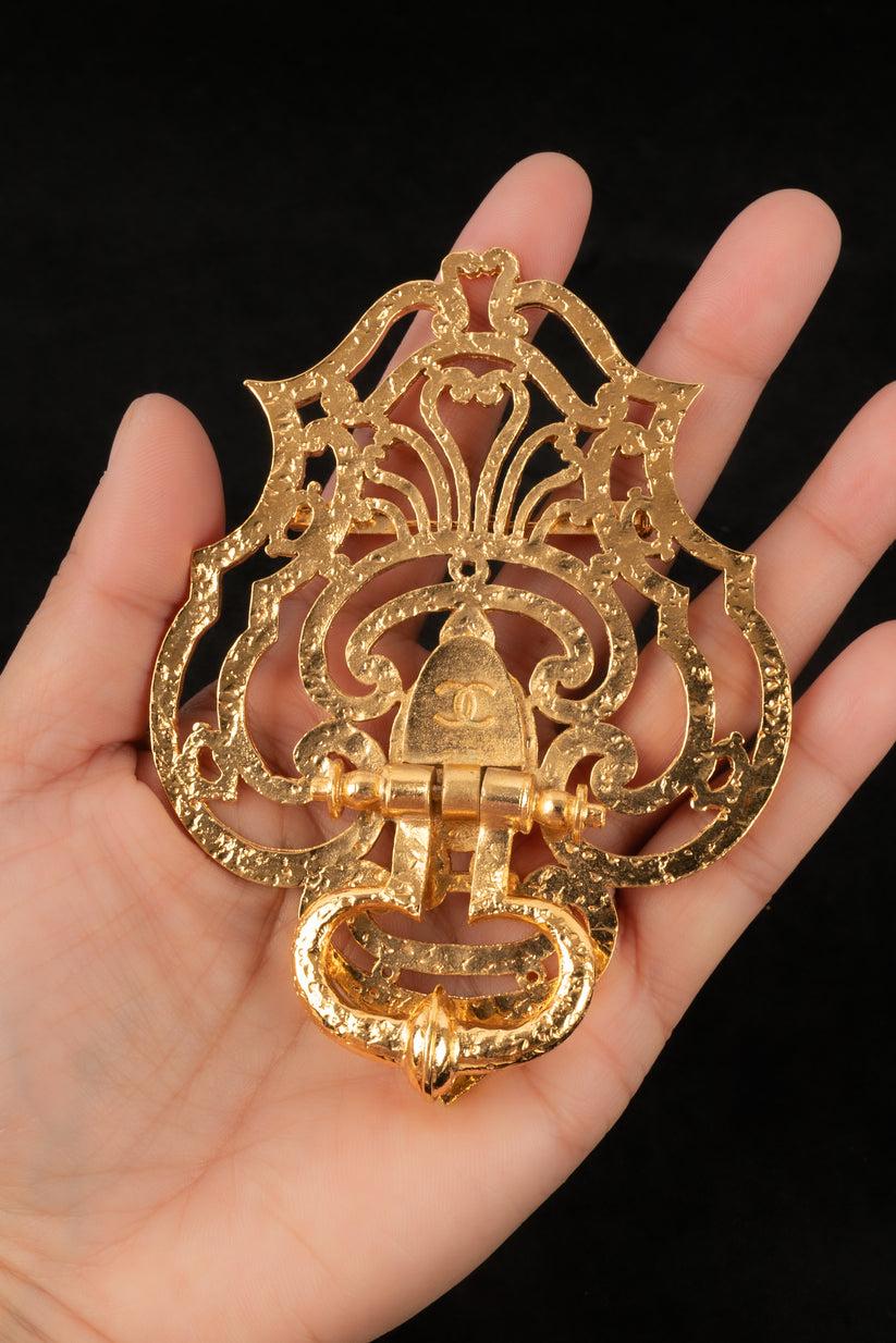 Chanel Broche porte-couche haute couture en métal doré en vente 2