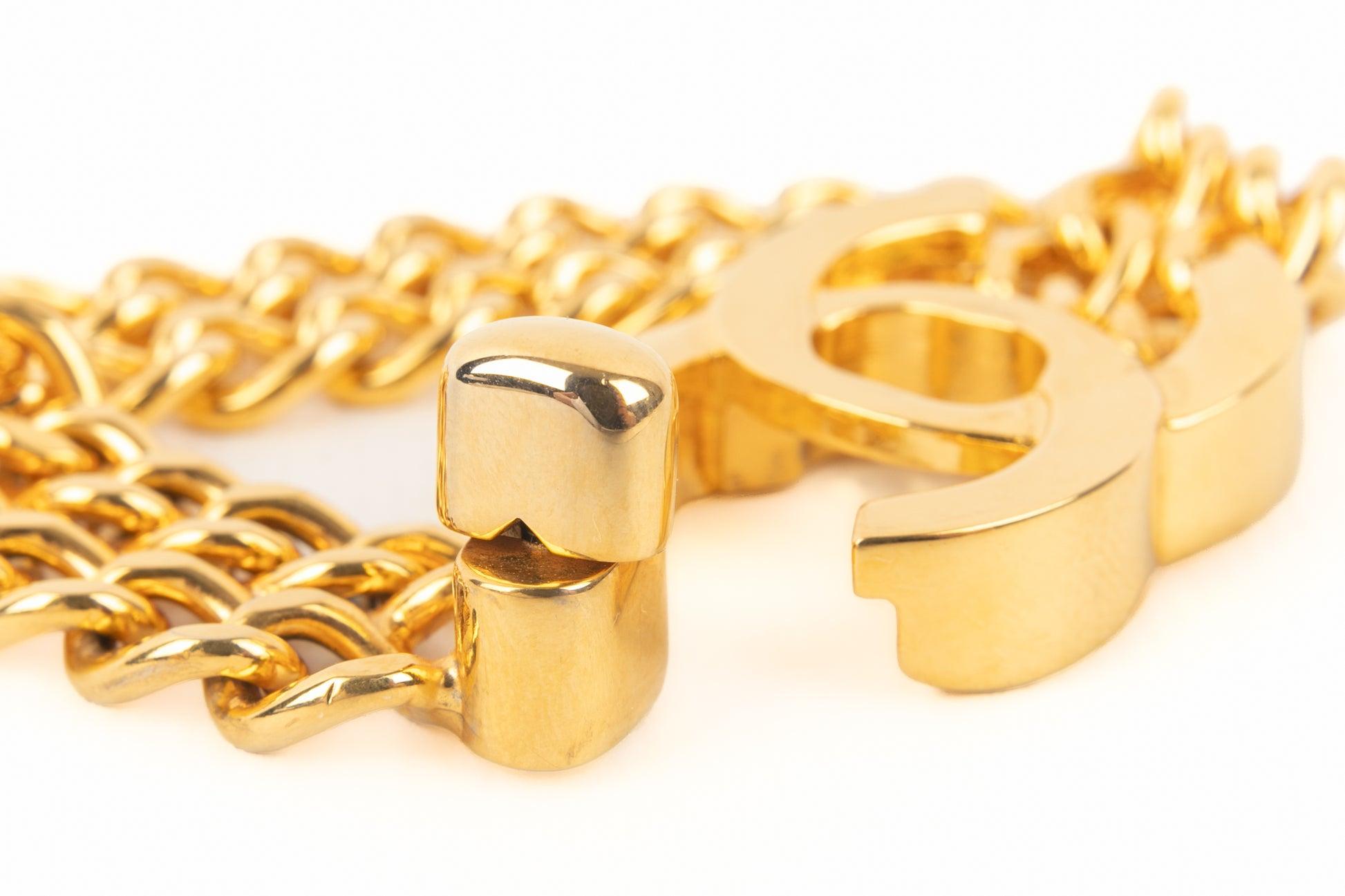 Chanel Golden Metal Double Chain Turnlock Bracelet, 1997 In Excellent Condition In SAINT-OUEN-SUR-SEINE, FR