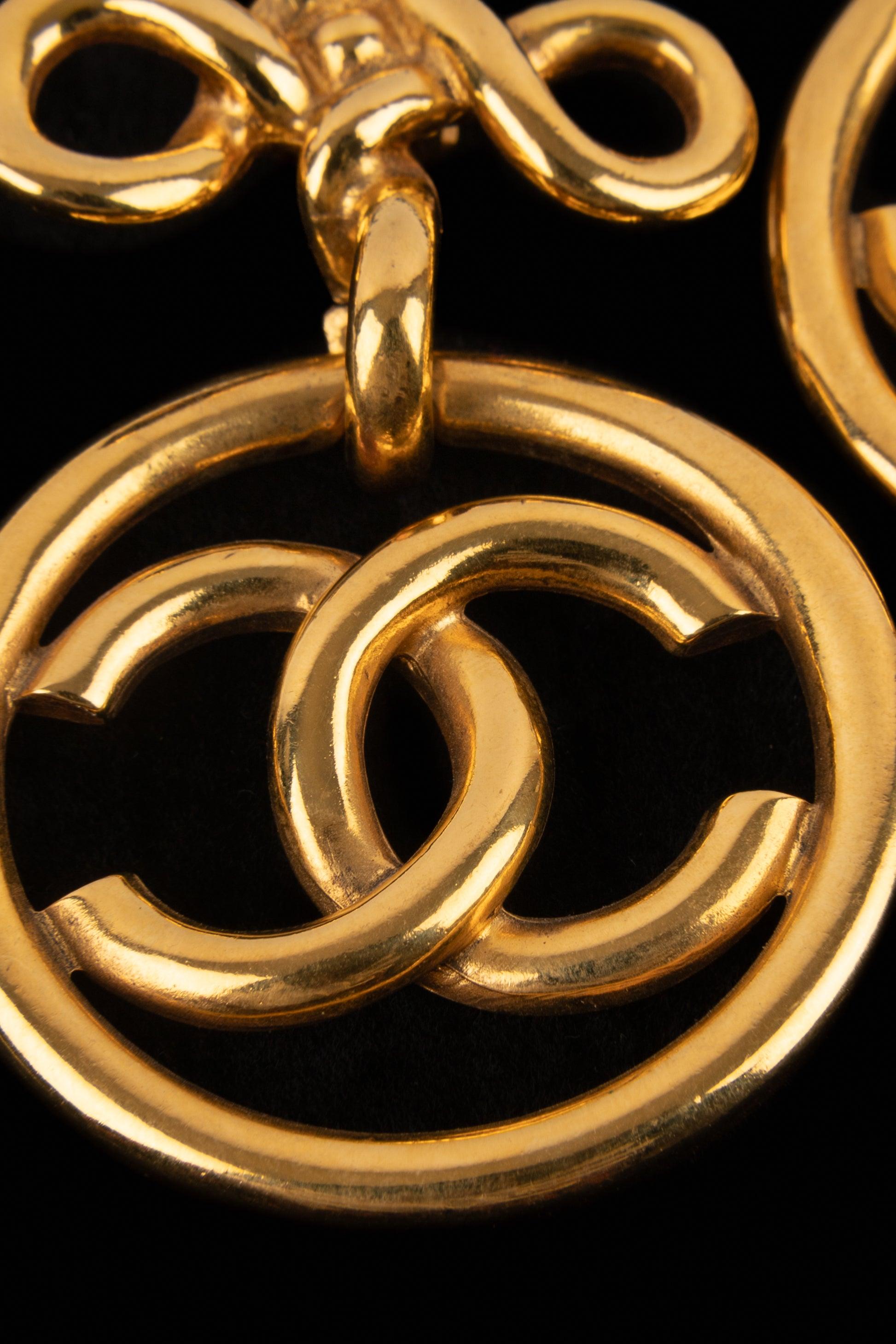 Boucles d'oreilles en métal doré de Chanel, 1993 Pour femmes en vente