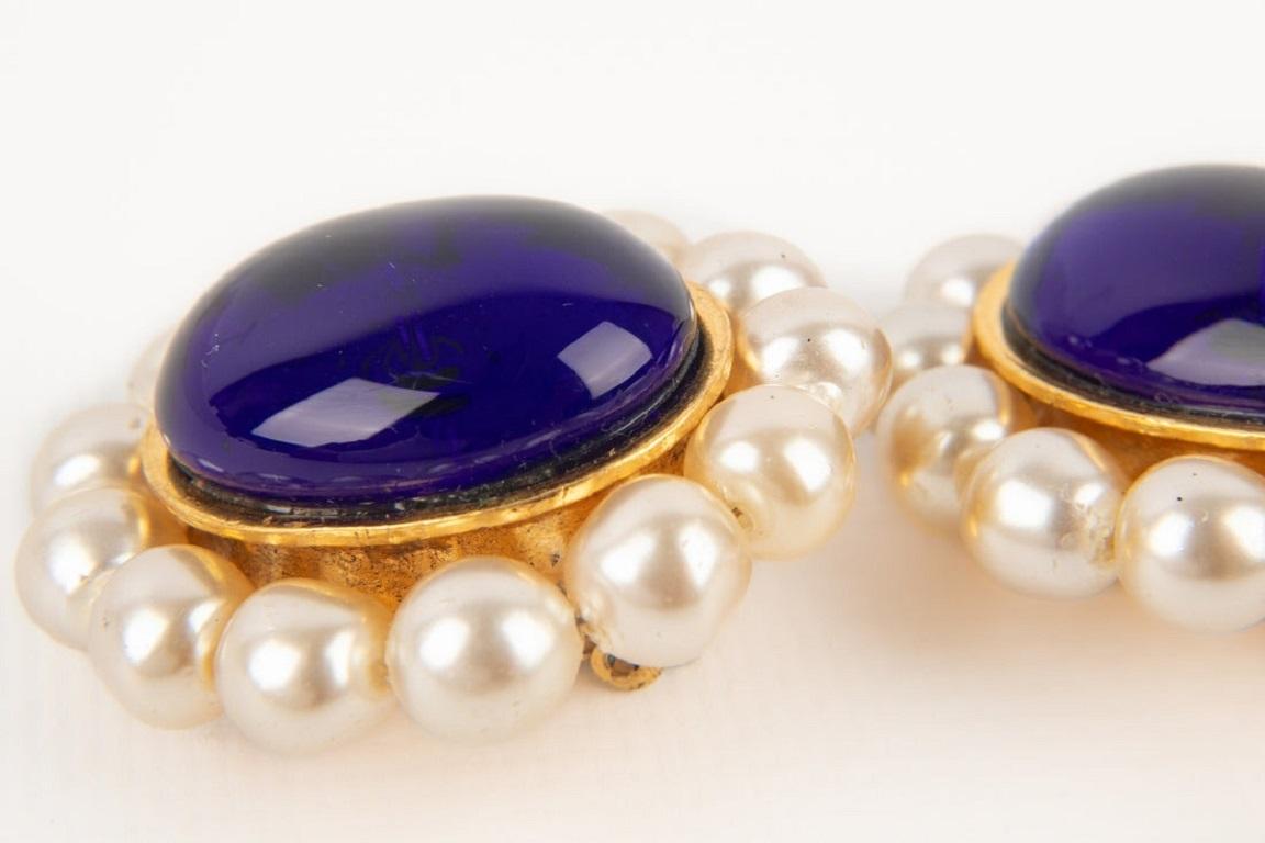 Women's Chanel Golden Metal Earrings, 2cc5 For Sale