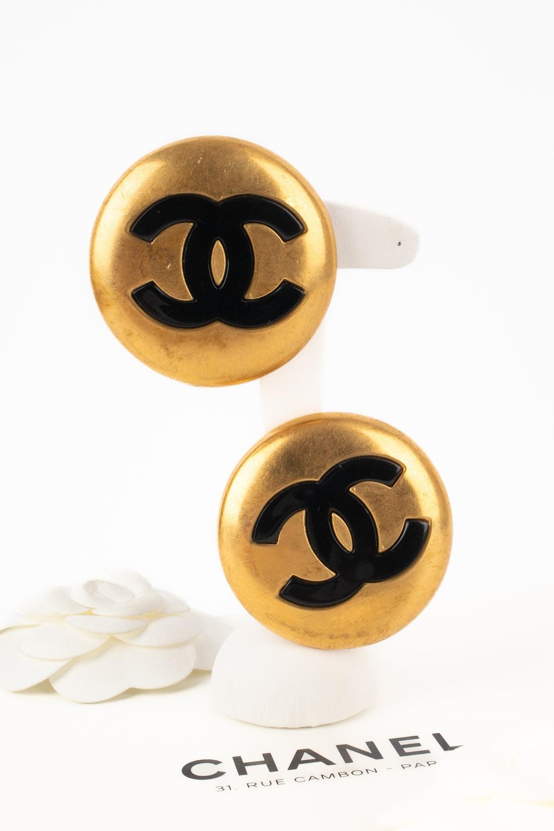 Chanel Golden Metal Earrings, 2009 For Sale 4