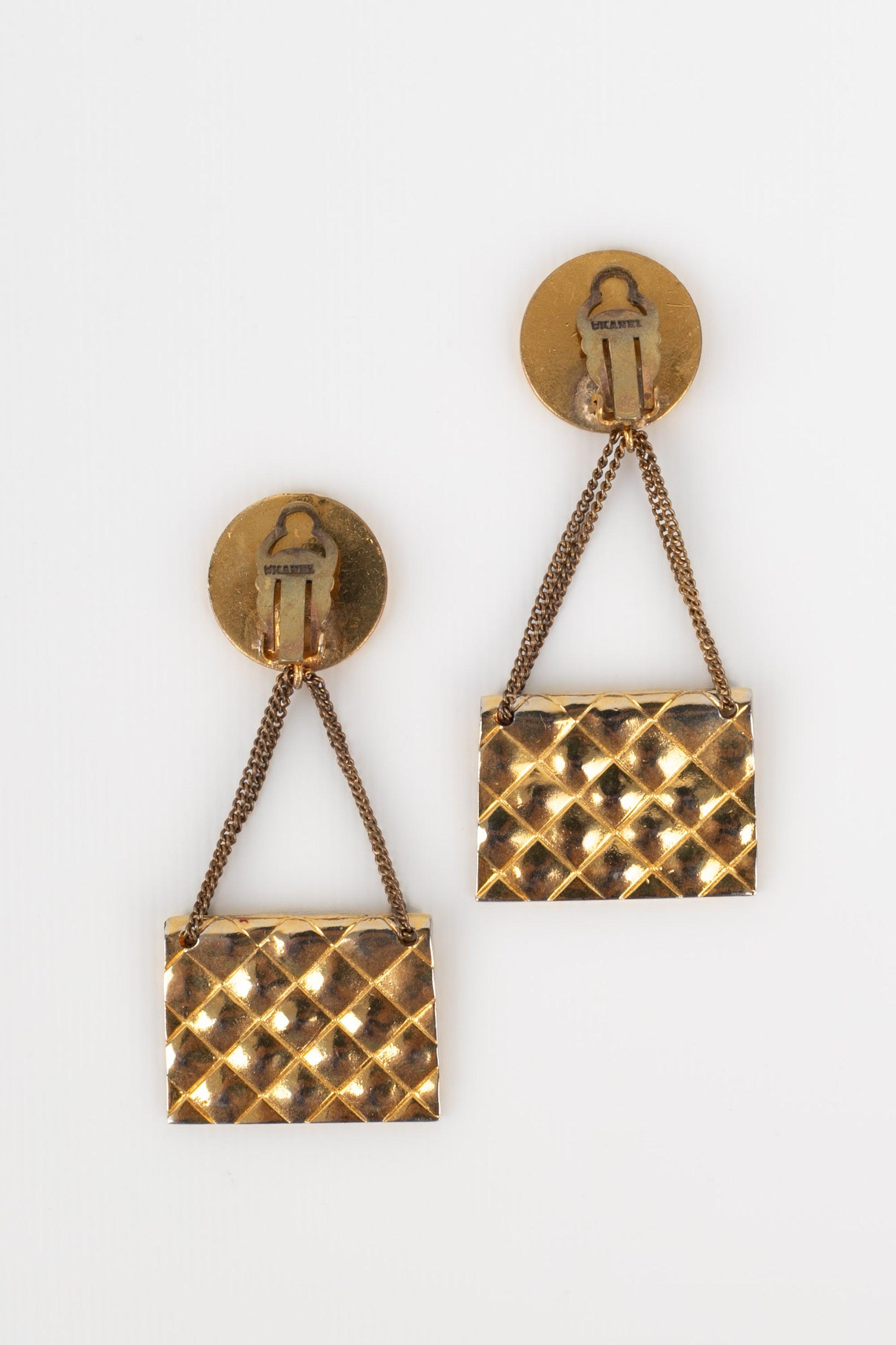 Chanel Golden Metal Earrings In Good Condition For Sale In SAINT-OUEN-SUR-SEINE, FR