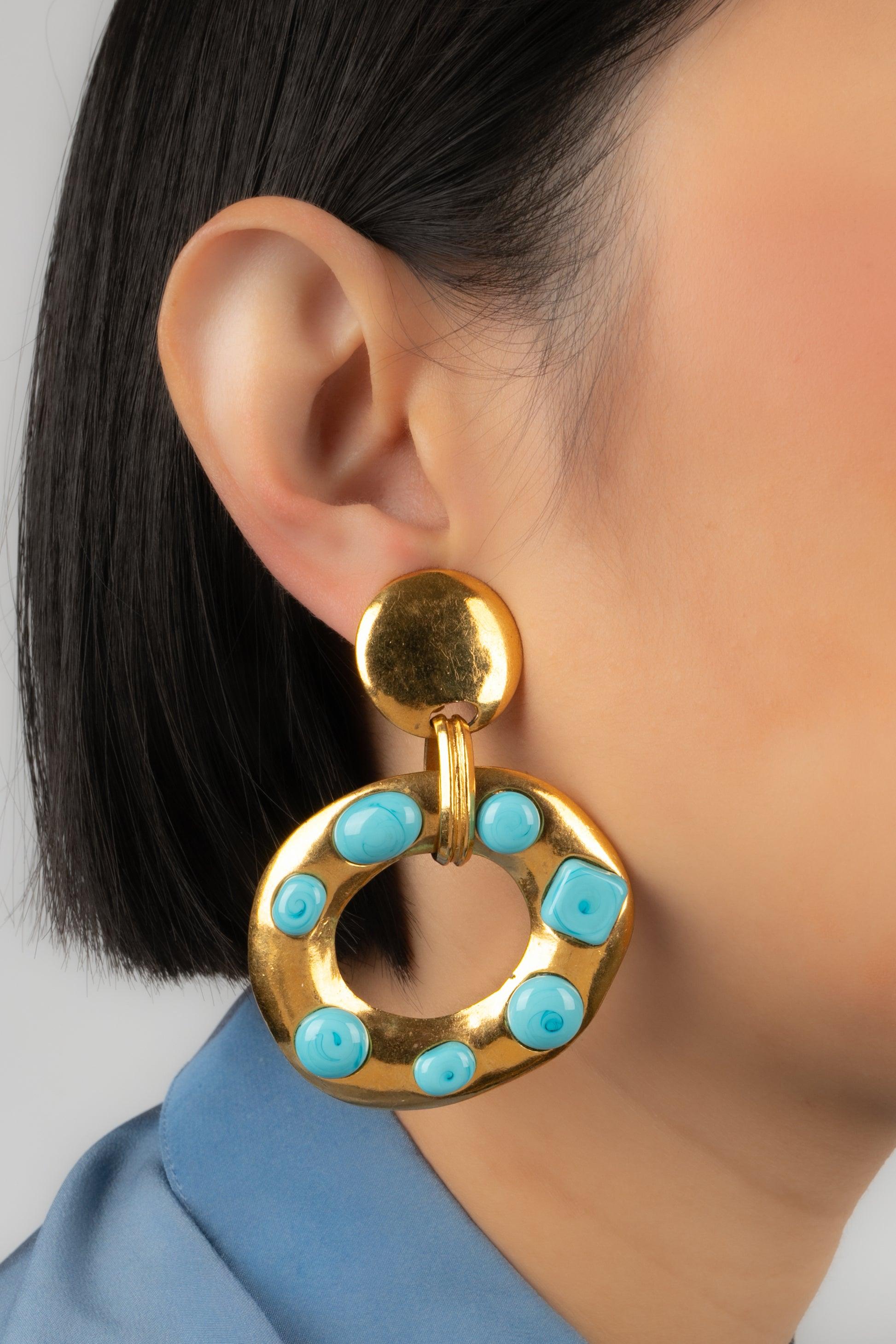 Chanel Golden Metal Earrings with Blue Glass Paste, 1993 For Sale 3