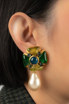 Chanel Golden Metal Earrings with Glass Paste
