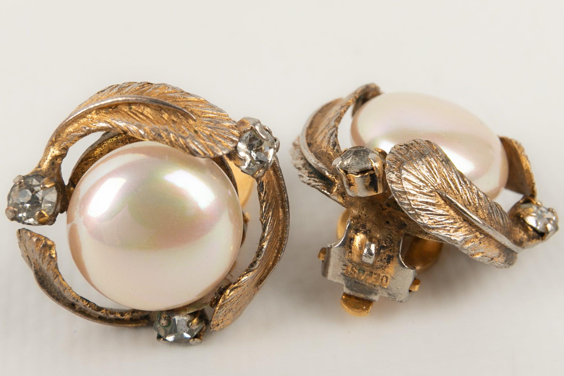 Chanel Golden Metal Earrings with Pearly Cabochons For Sale 1