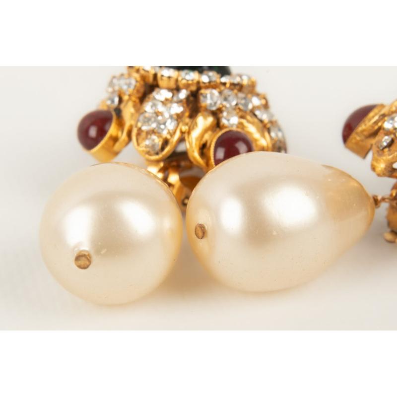Chanel Golden Metal Earrings with Swarovski Rhinestones For Sale 1