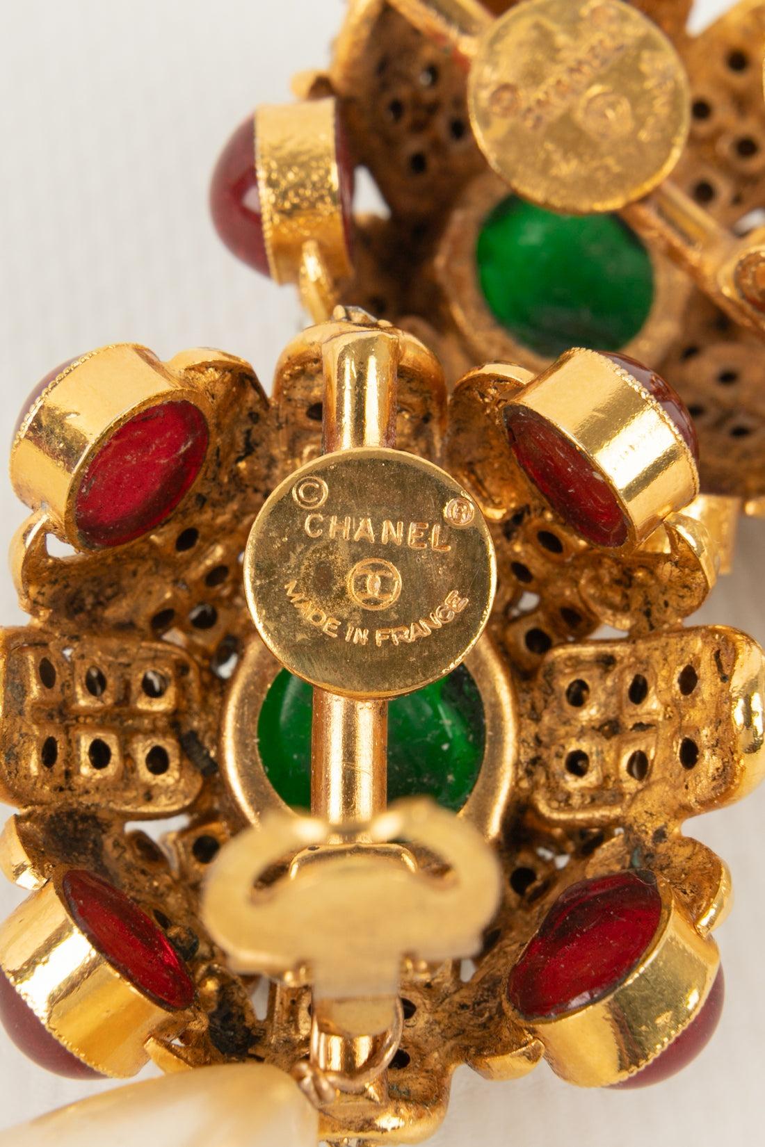Chanel Golden Metal Earrings with Swarovski Rhinestones For Sale 3