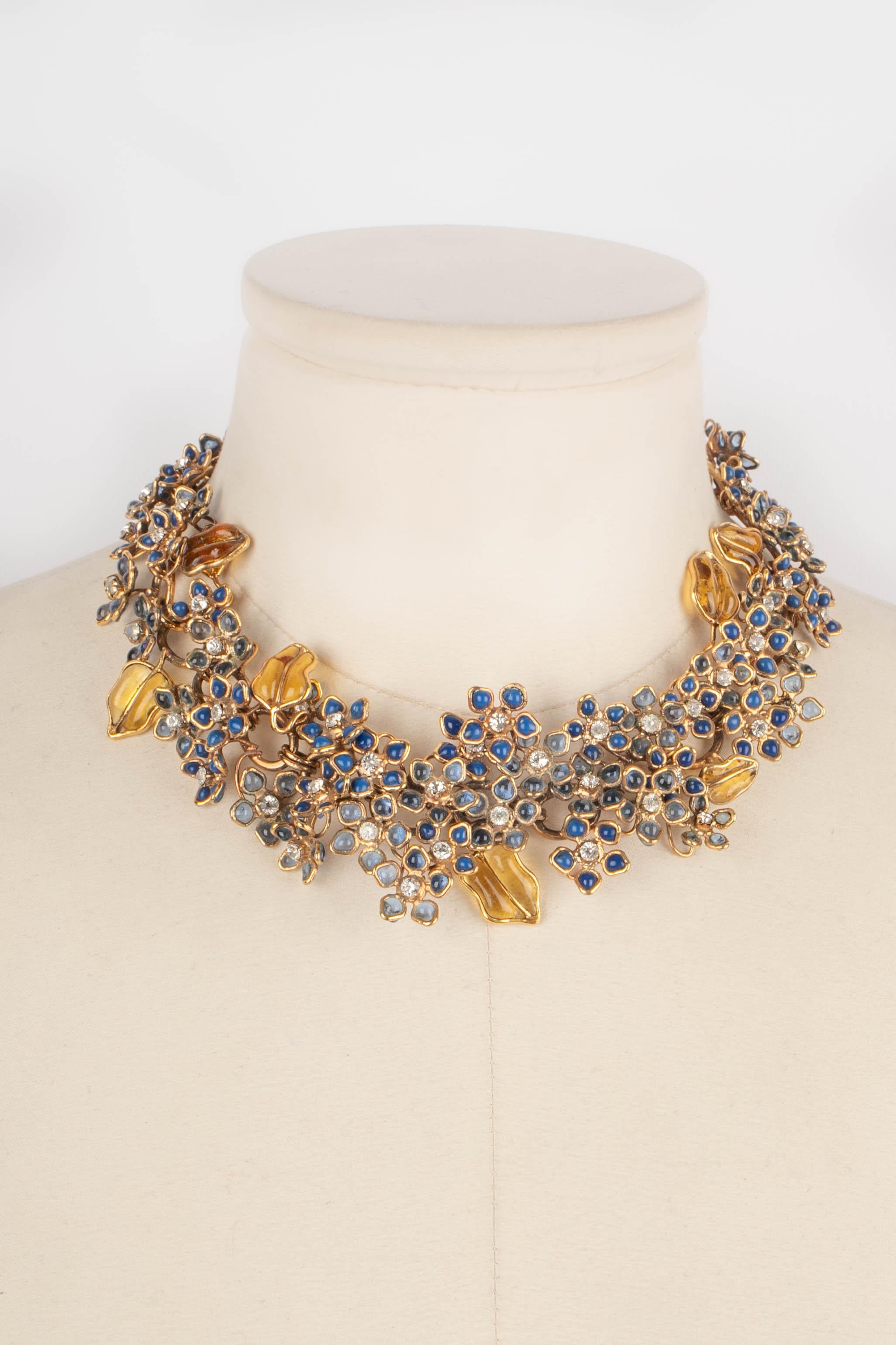 Chanel - (Made in France) Collana di fiori in metallo dorato con pasta di vetro.

Informazioni aggiuntive:
Condizioni: Ottime condizioni
Dimensioni: Lunghezza: da 40 a 45 cm

Riferimento del venditore: CB69