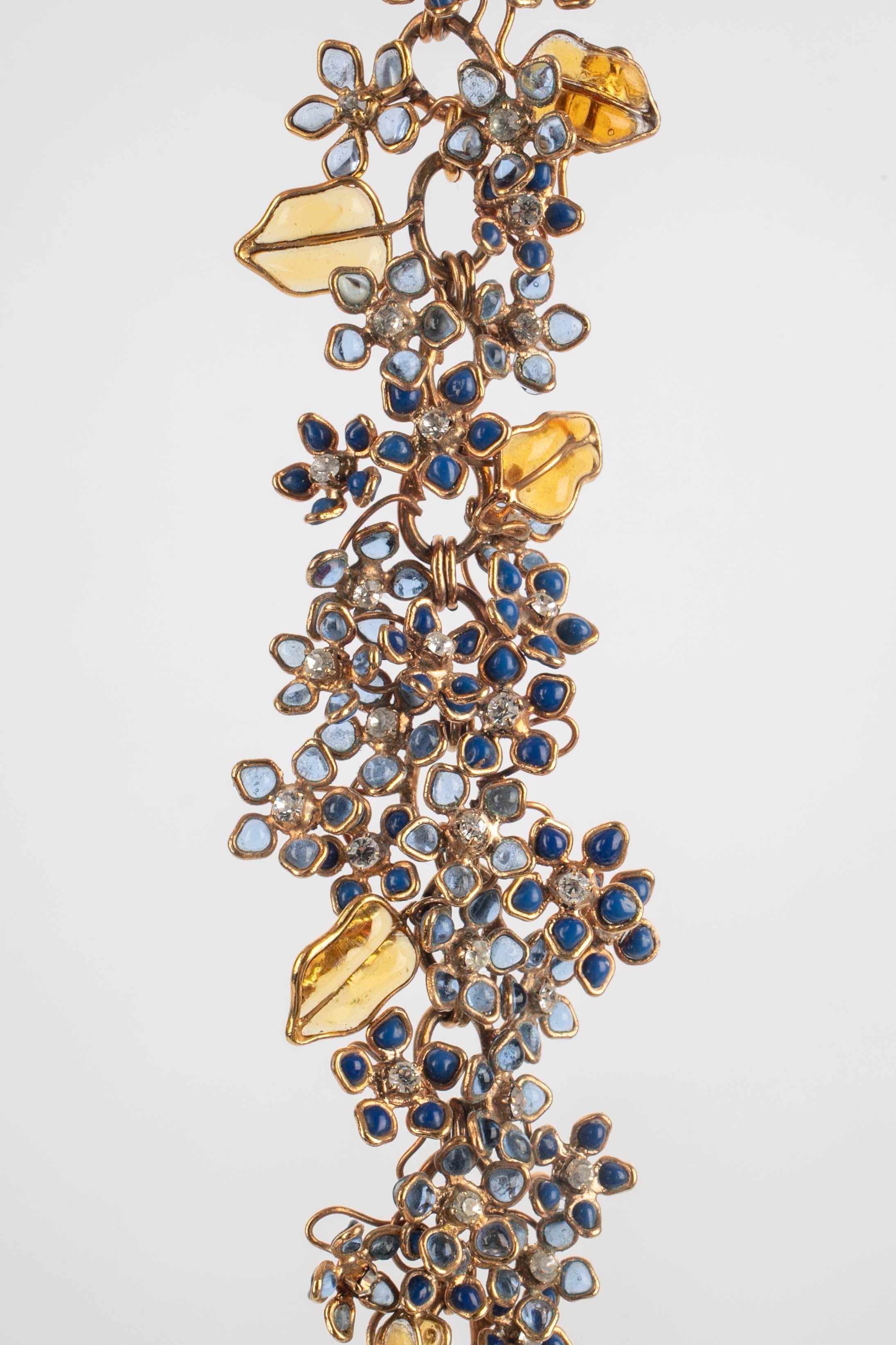 Collana di fiori in metallo dorato Chanel in vendita 2