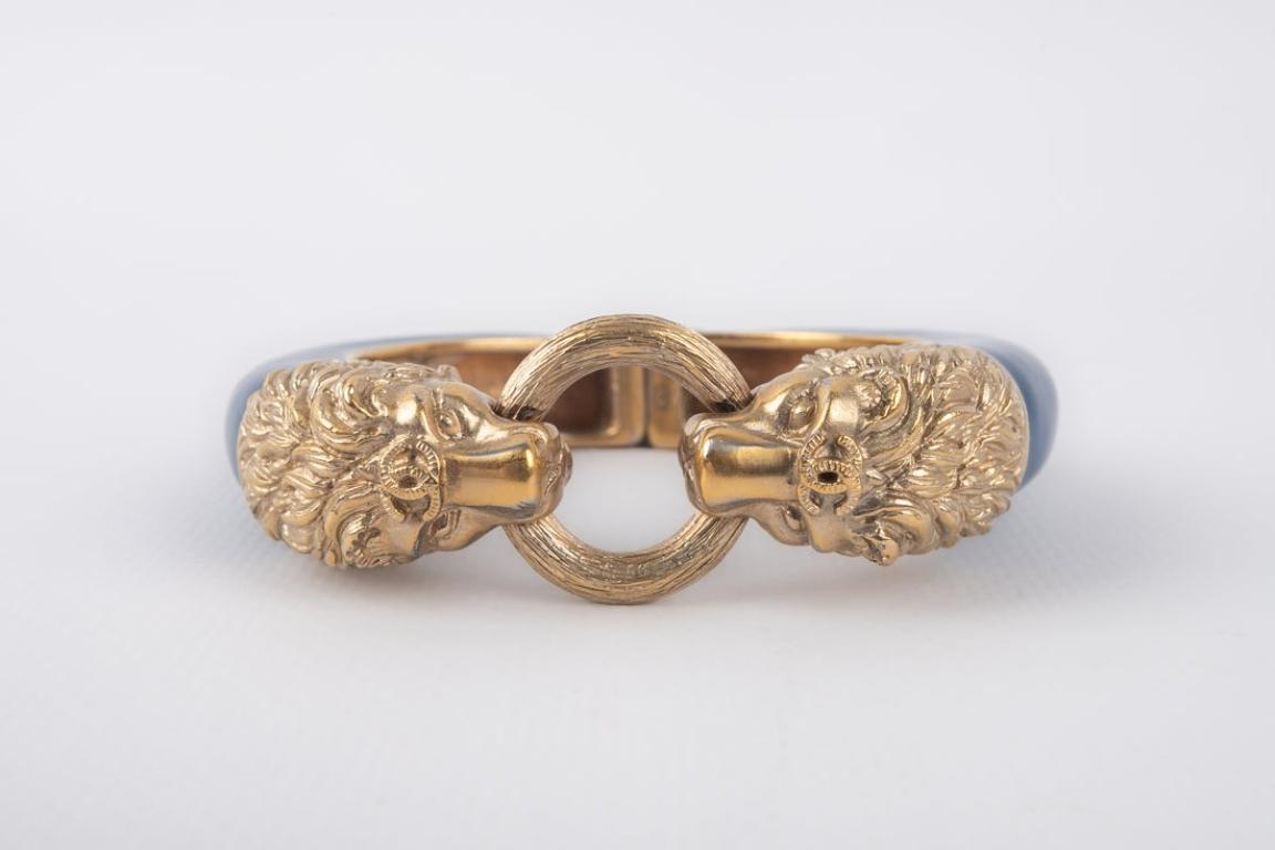 Chanel Golden Metal Lion Head Bracelet In Excellent Condition For Sale In SAINT-OUEN-SUR-SEINE, FR