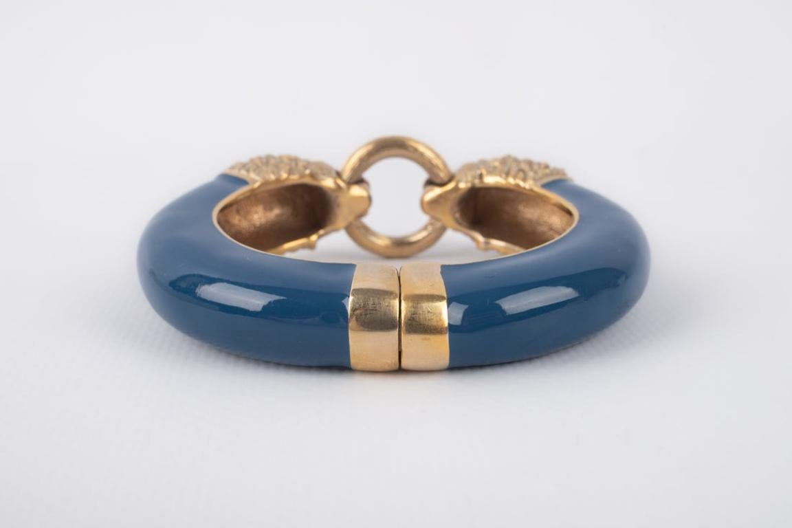 Chanel Goldenes Metall-Löwenkopf-Armband Damen im Angebot