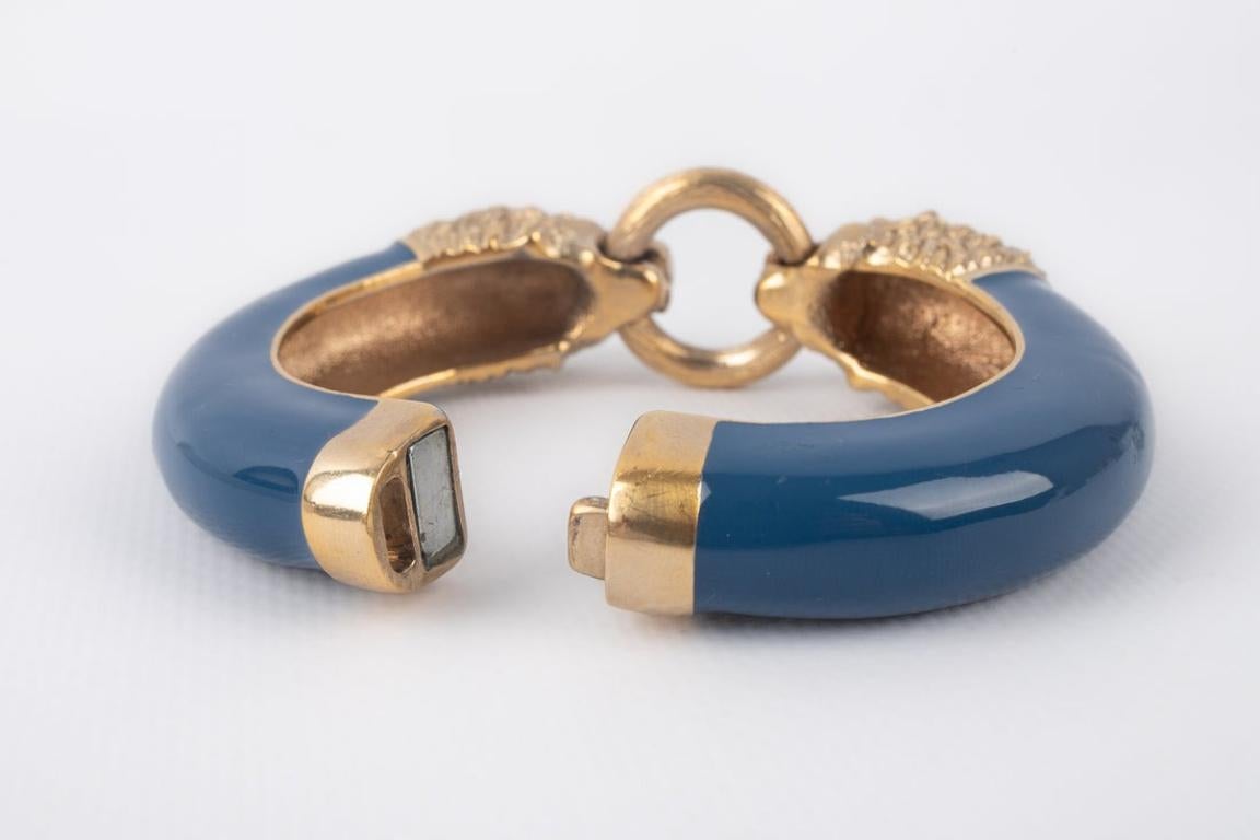 Chanel Goldenes Metall-Löwenkopf-Armband im Angebot 3