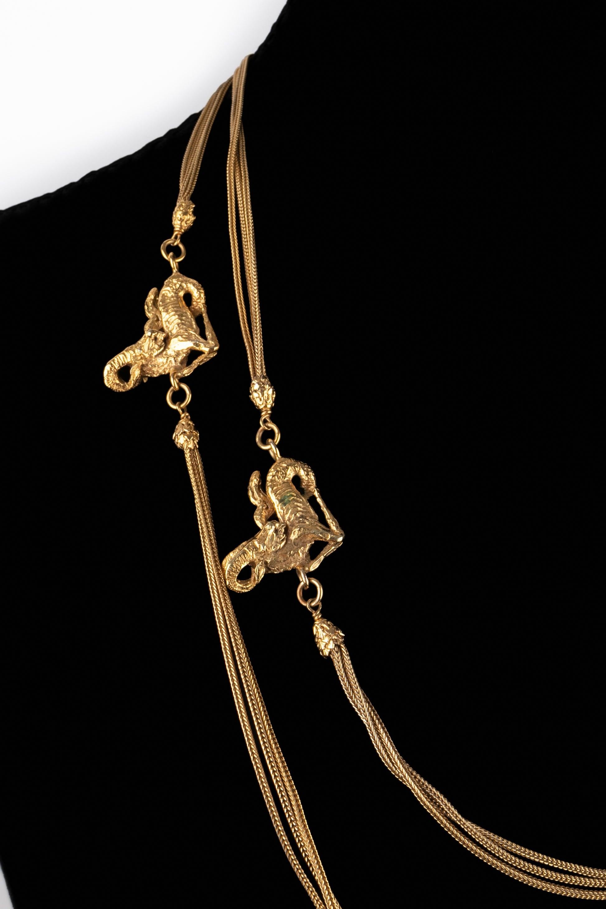 Chanel Goldene Metallhalskette 'Capricorn' aus Metall im Zustand „Hervorragend“ im Angebot in SAINT-OUEN-SUR-SEINE, FR