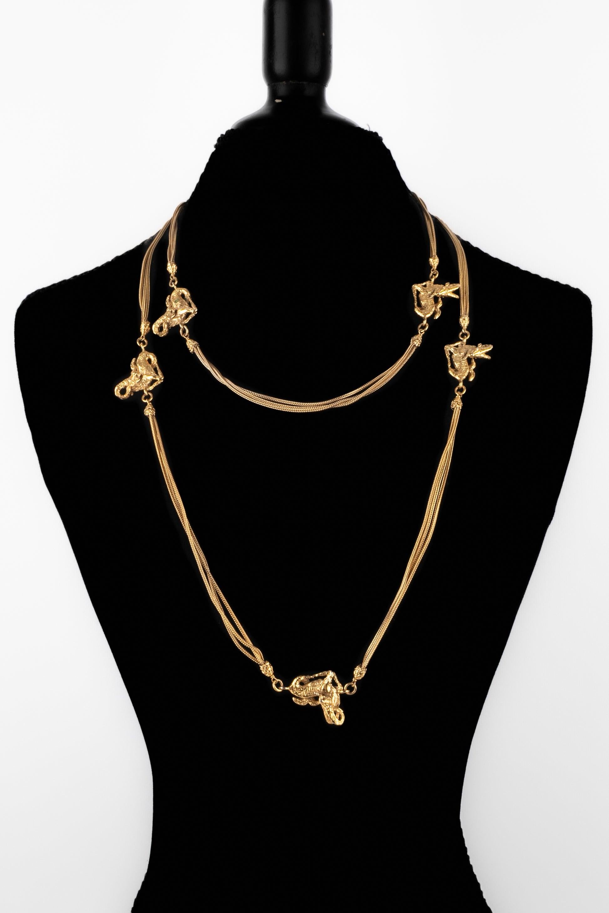 Chanel Goldene Metallhalskette 'Capricorn' aus Metall Damen im Angebot