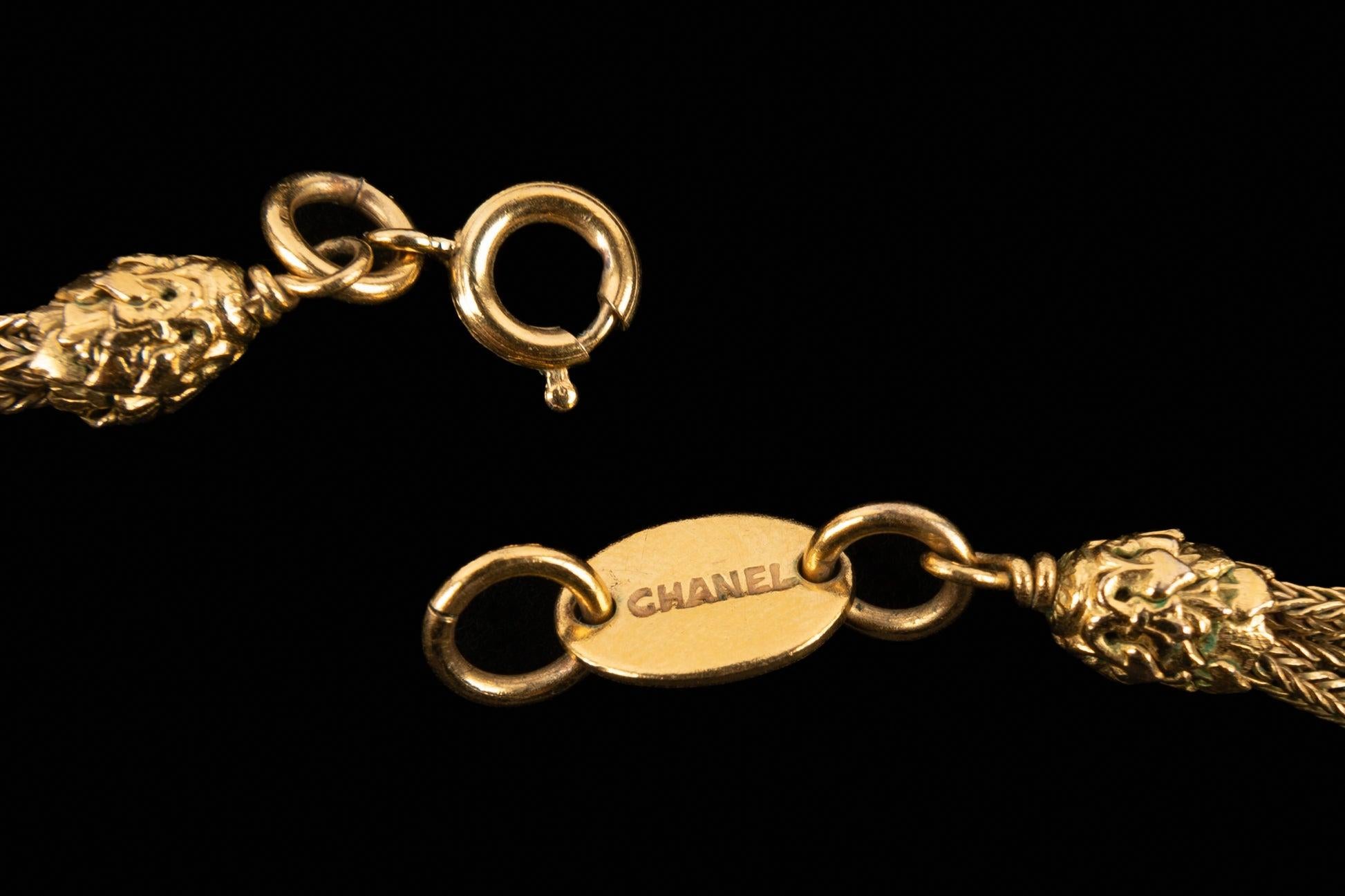 Chanel Goldene Metallhalskette 'Capricorn' aus Metall im Angebot 4