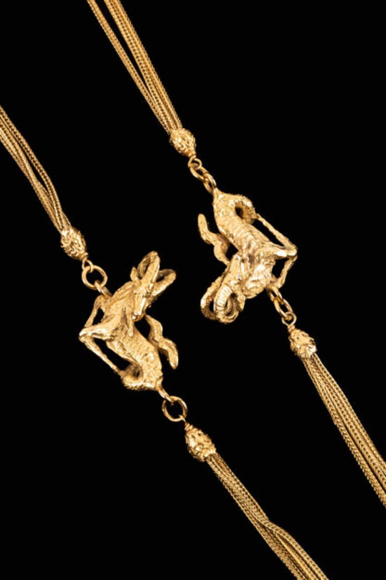Chanel Goldene Metallhalskette 'Capricorn' aus Metall im Angebot 5