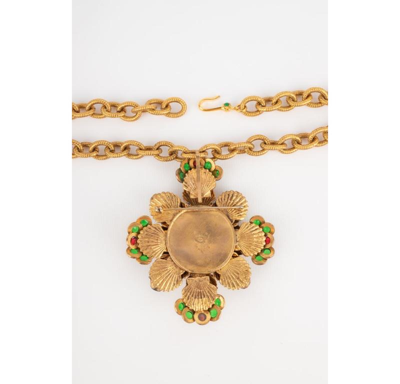 Collana Chanel in metallo dorato Haute Couture in vendita 3
