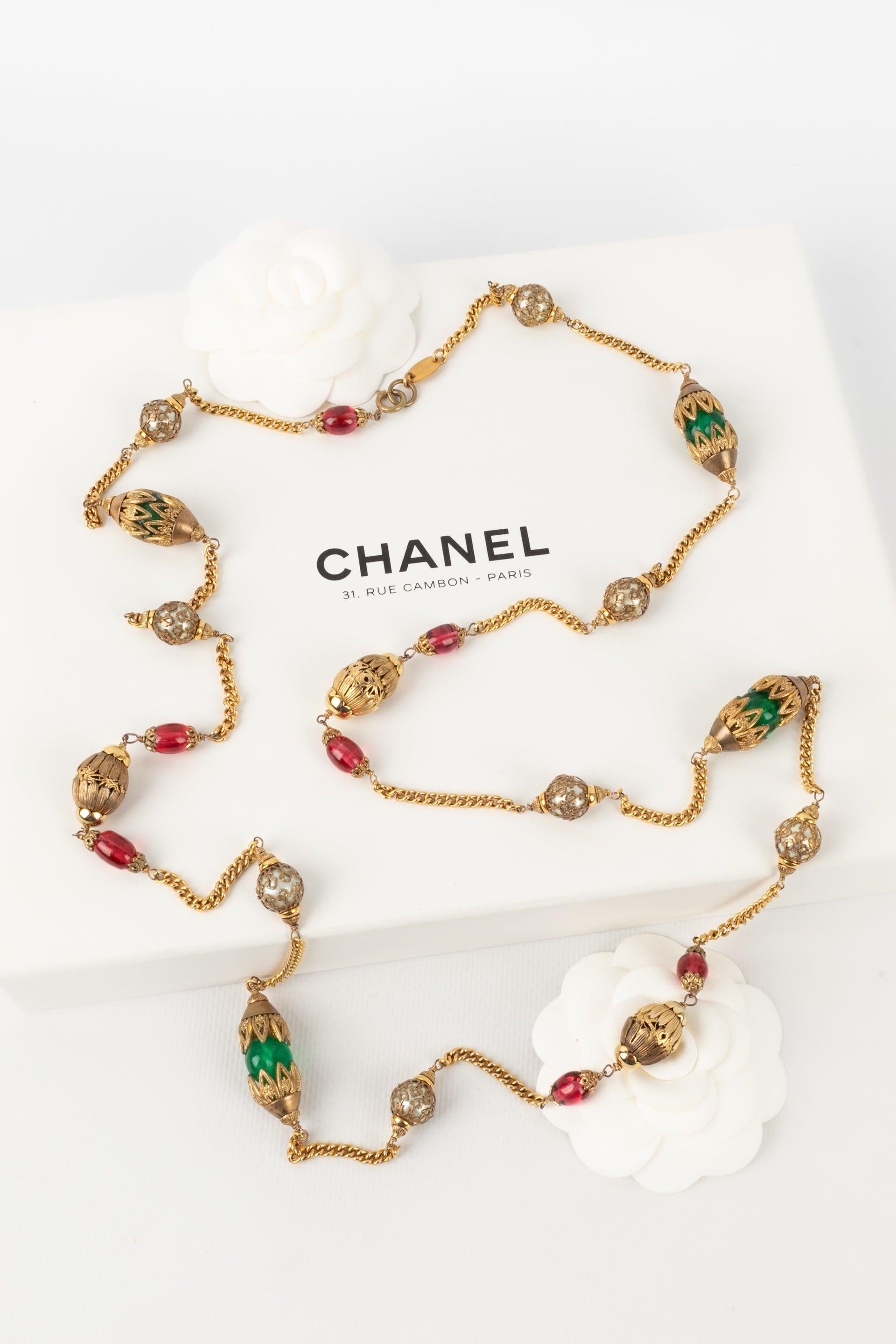Chanel Golden Metal Necklace / Sautoir with Glass Pearls For Sale 5